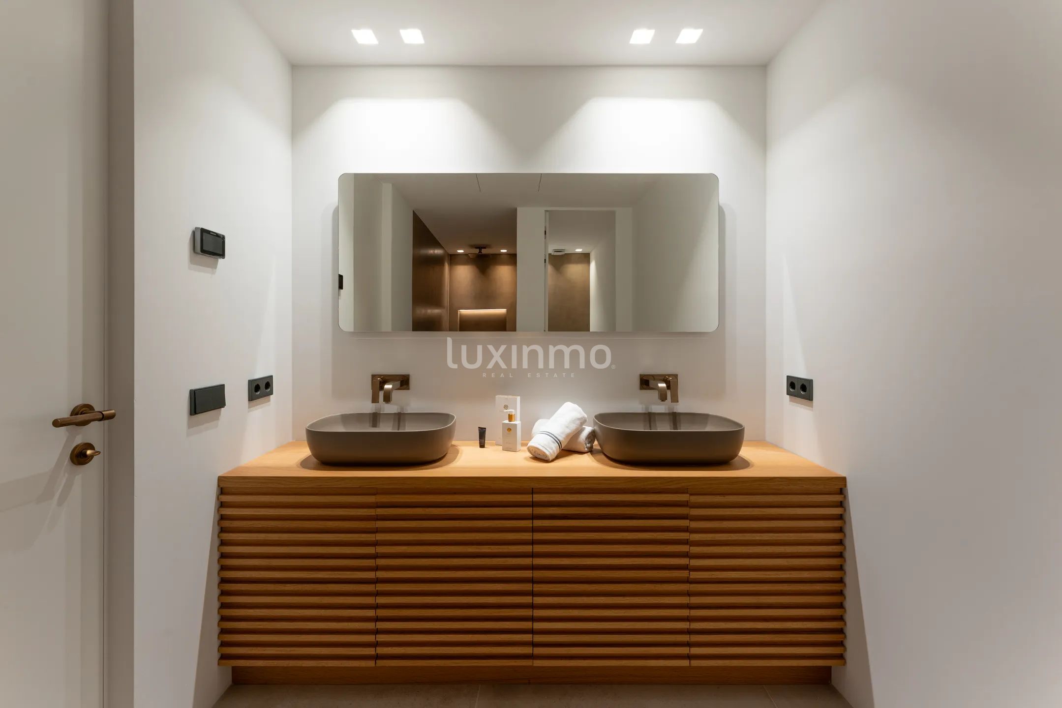 Exquisite Newly-Built Villa with Spectacular Sunset Views in Cala Salada, Ibiza — photo 32