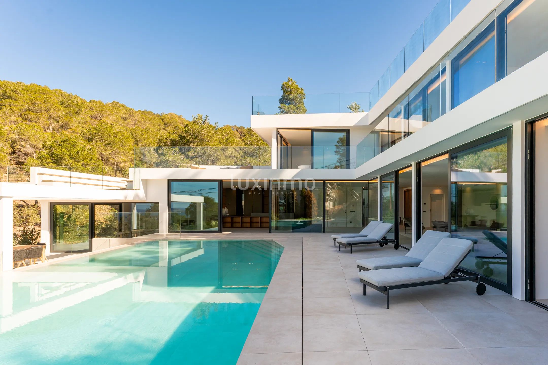 Villa exquise de construction récente avec vue spectaculaire sur le coucher de soleil à Cala Salada, Ibiza — photo 5