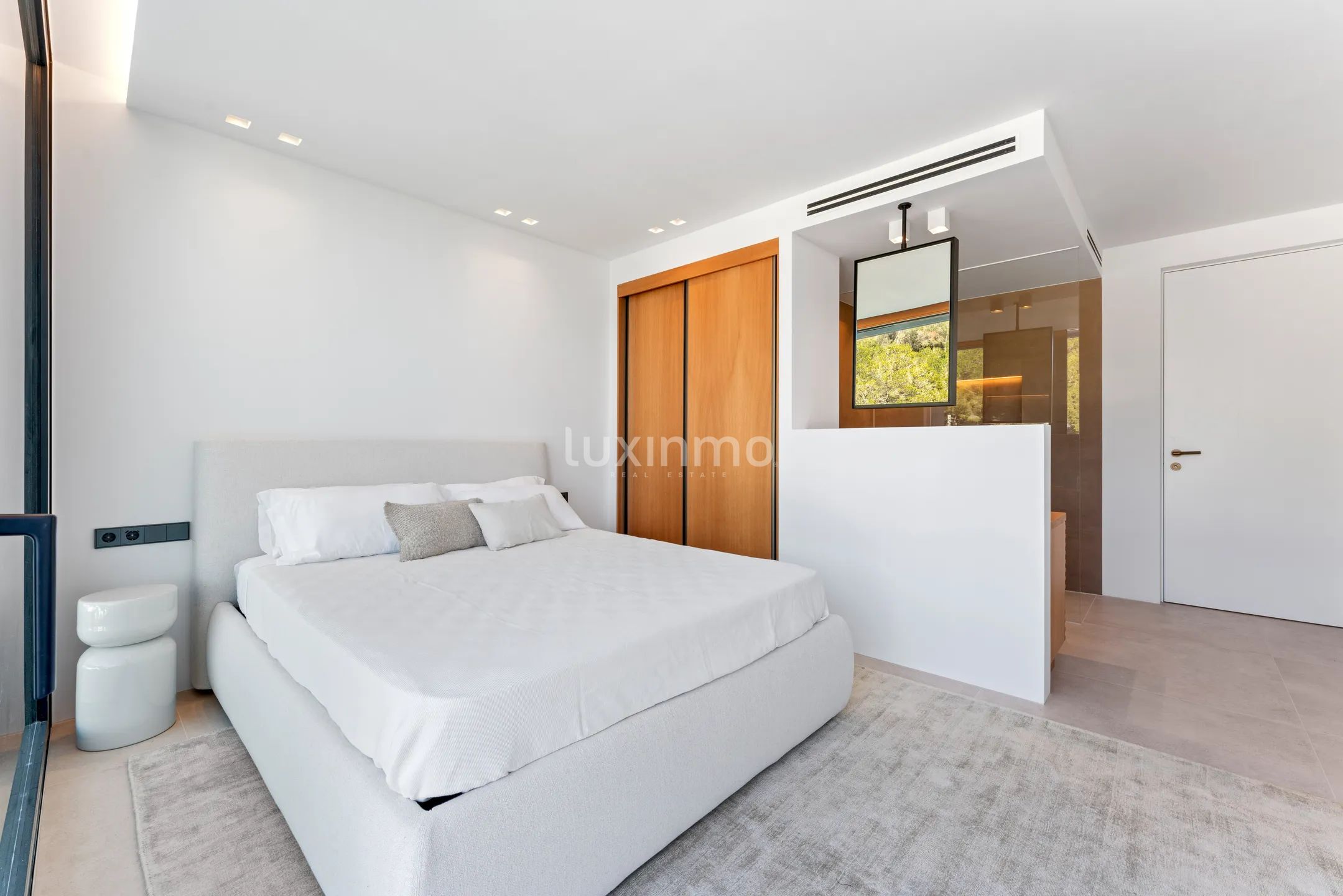 Exquisite Newly-Built Villa with Spectacular Sunset Views in Cala Salada, Ibiza — photo 38