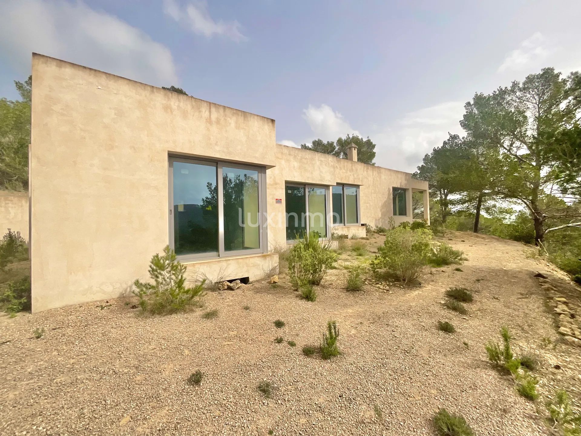 Zwei private ibizenkische Fincas mit Blick auf die Landschaft — photo 7