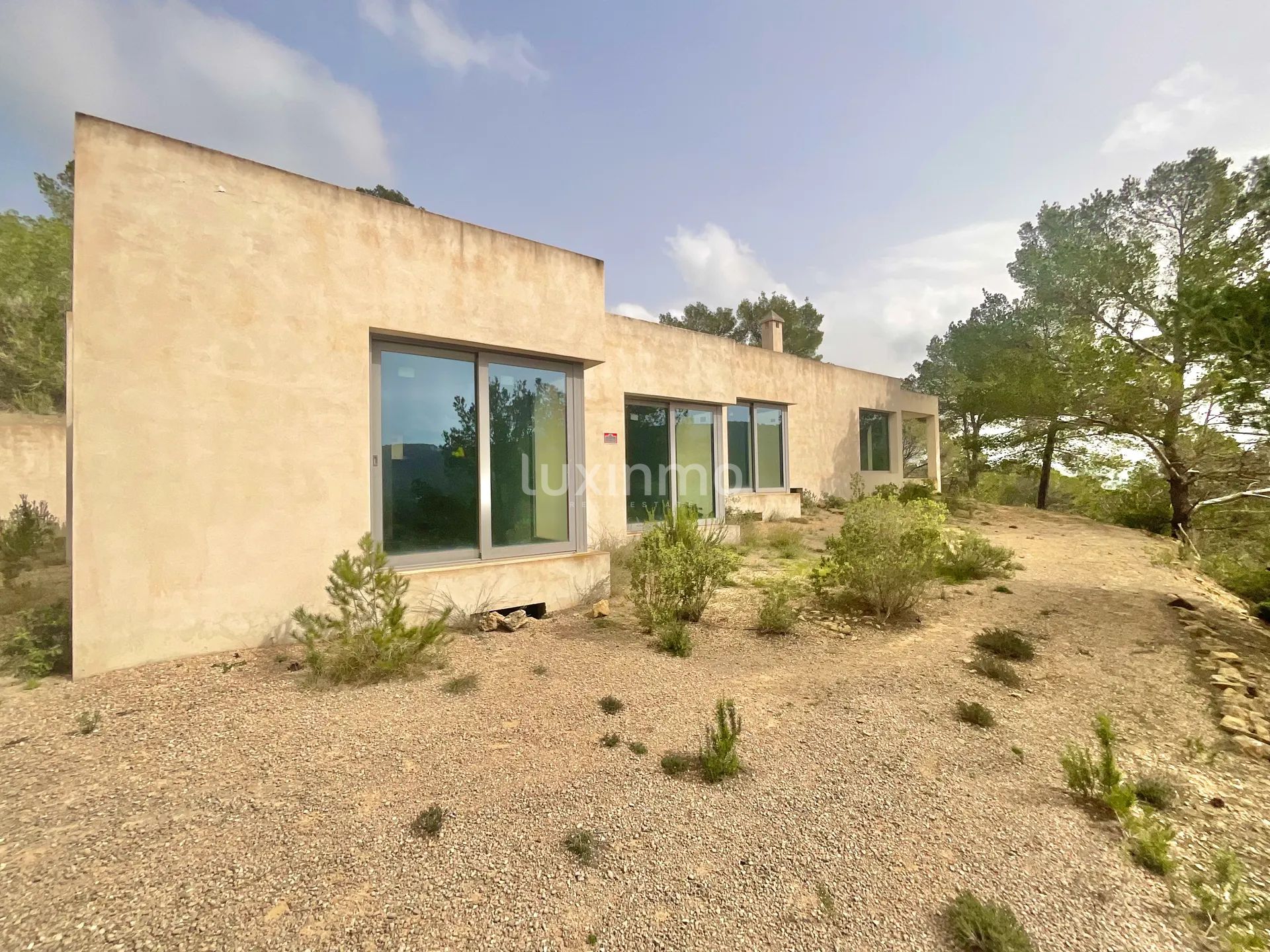 Zwei private ibizenkische Fincas mit Blick auf die Landschaft — photo 4