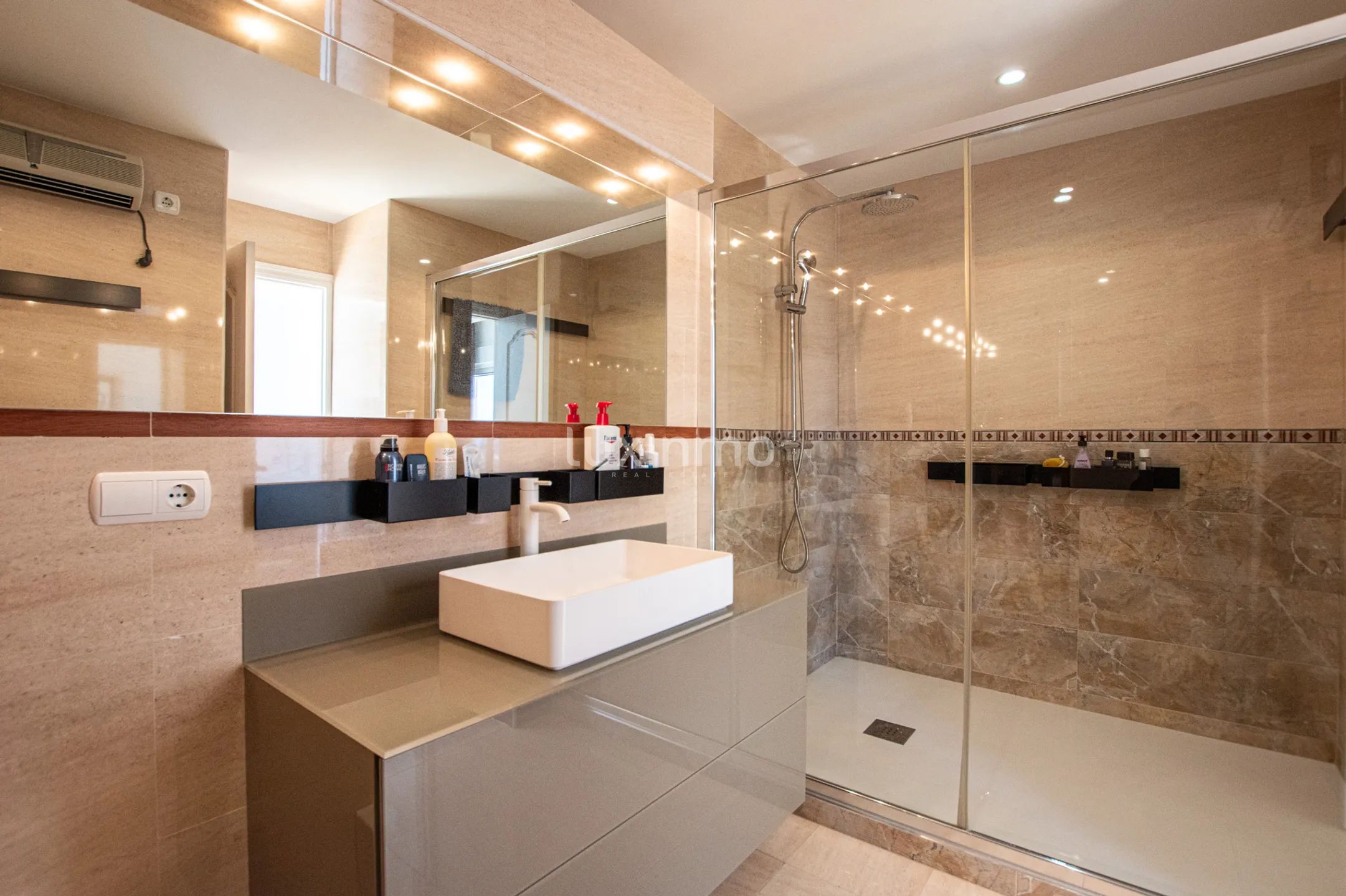 Stunning 3 bedroom penthouse with open sea views for sale in Calpe — photo 22