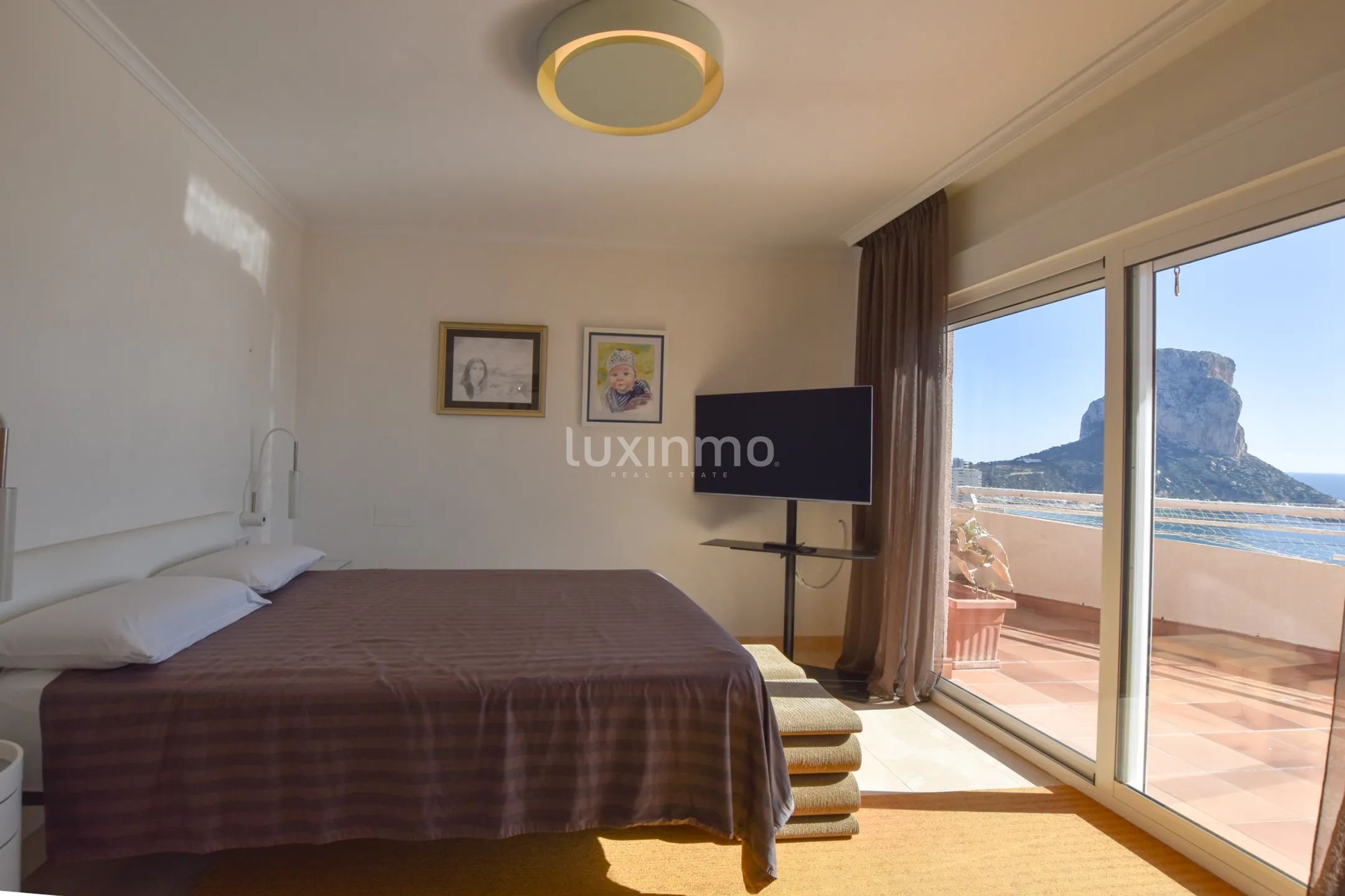 Stunning 3 bedroom penthouse with open sea views for sale in Calpe — photo 24