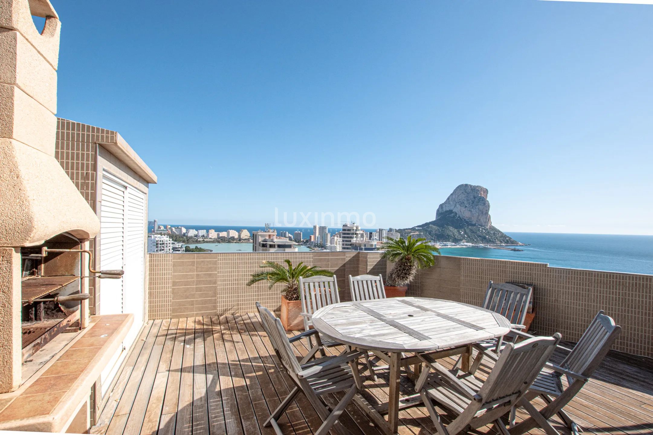 Stunning 3 bedroom penthouse with open sea views for sale in Calpe