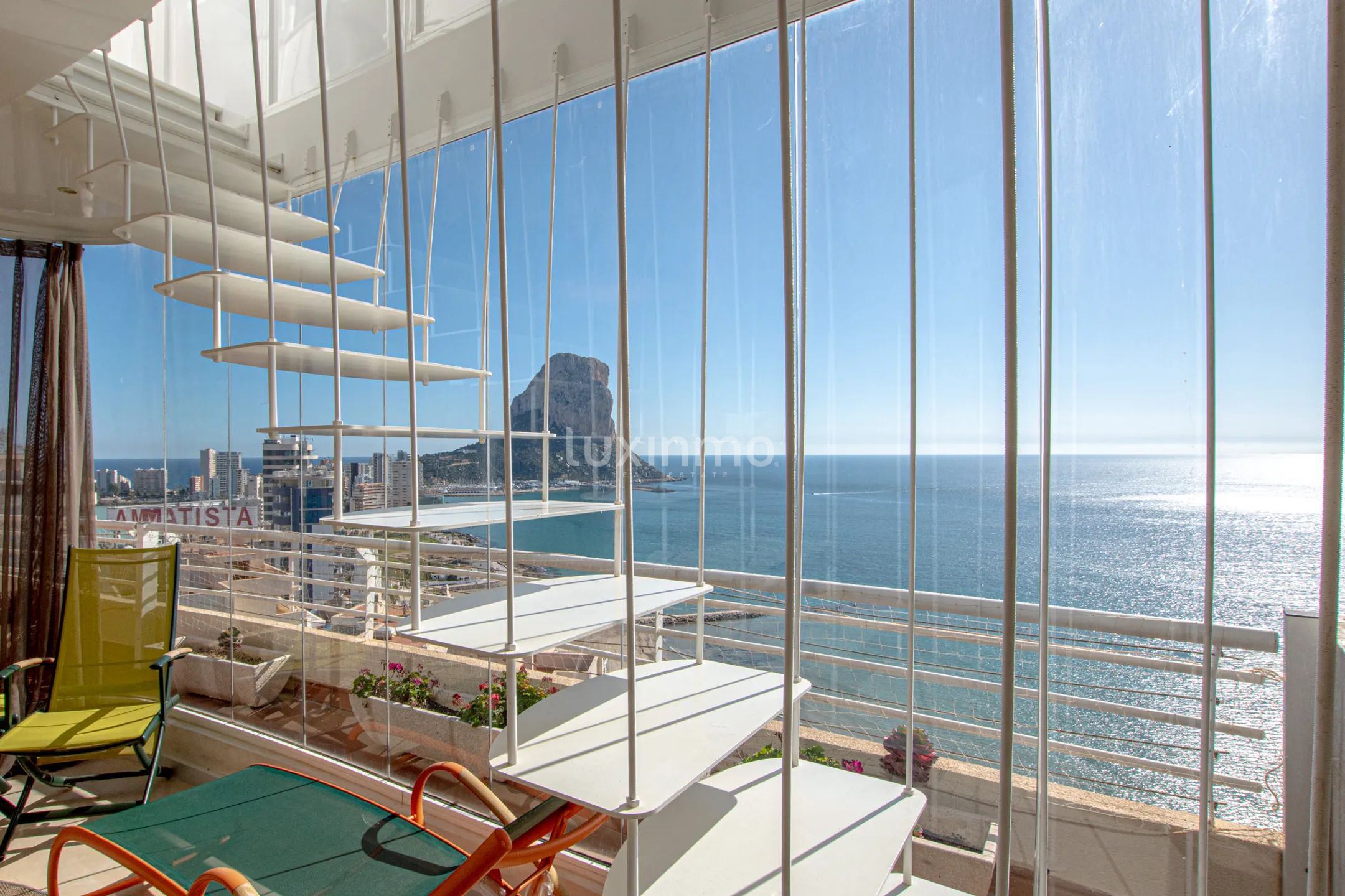 Stunning 3 bedroom penthouse with open sea views for sale in Calpe — photo 6