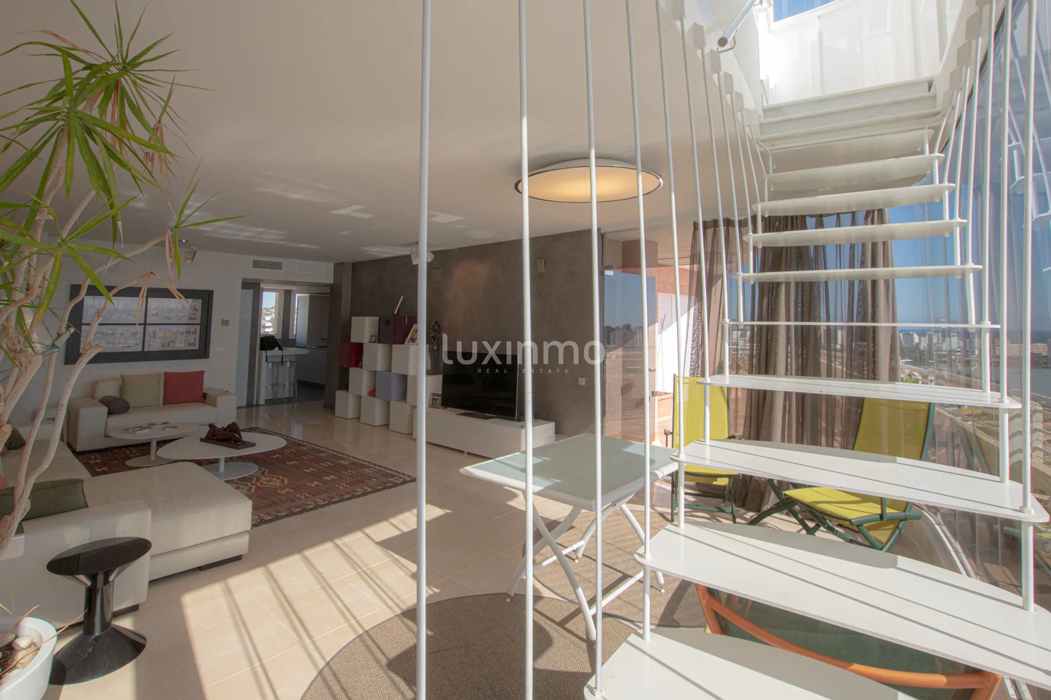 Stunning 3 bedroom penthouse with open sea views for sale in Calpe — photo 7