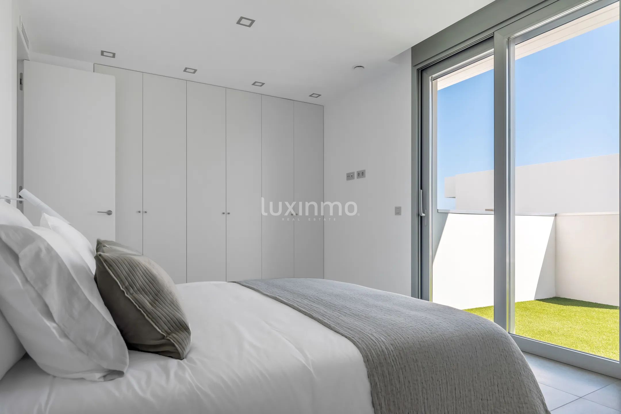 Houses For Sale Urb. Sierra Cortina — photo 18