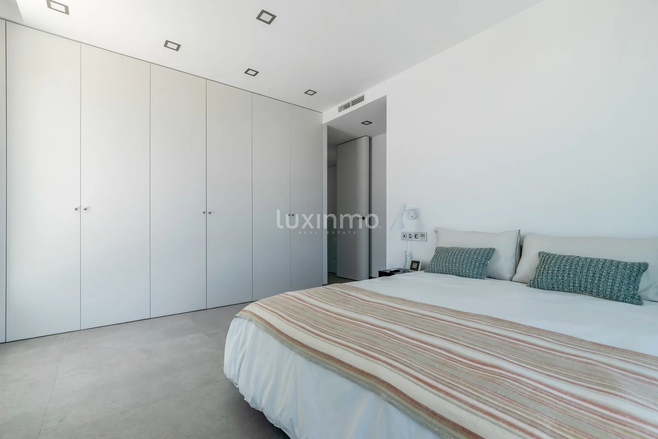 Houses For Sale Urb. Sierra Cortina — photo 22