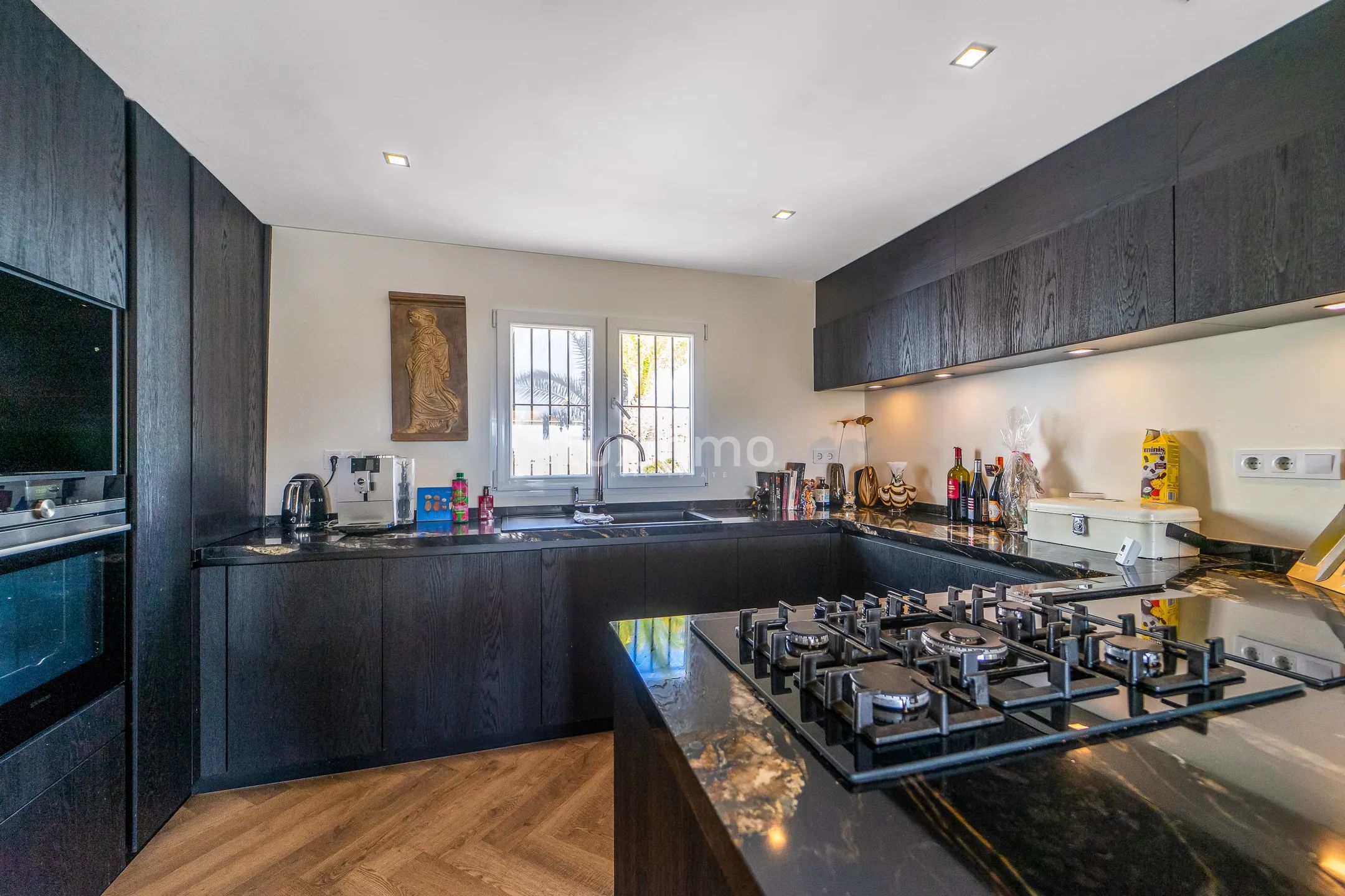 Stunning villa at walking distance from the sea and supermarkets with sea views — photo 6