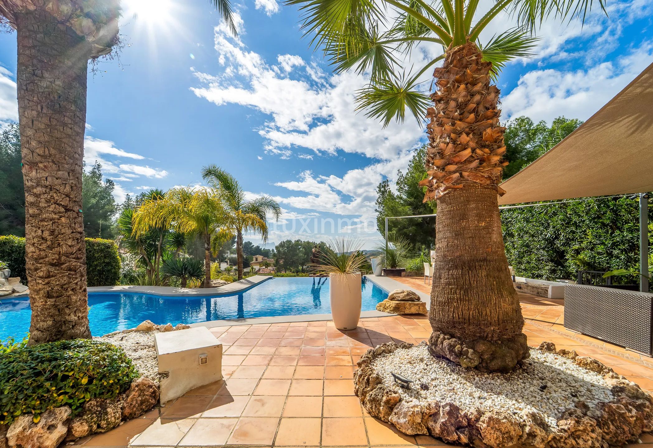 Stunning villa at walking distance from the sea and supermarkets with sea views — photo 2