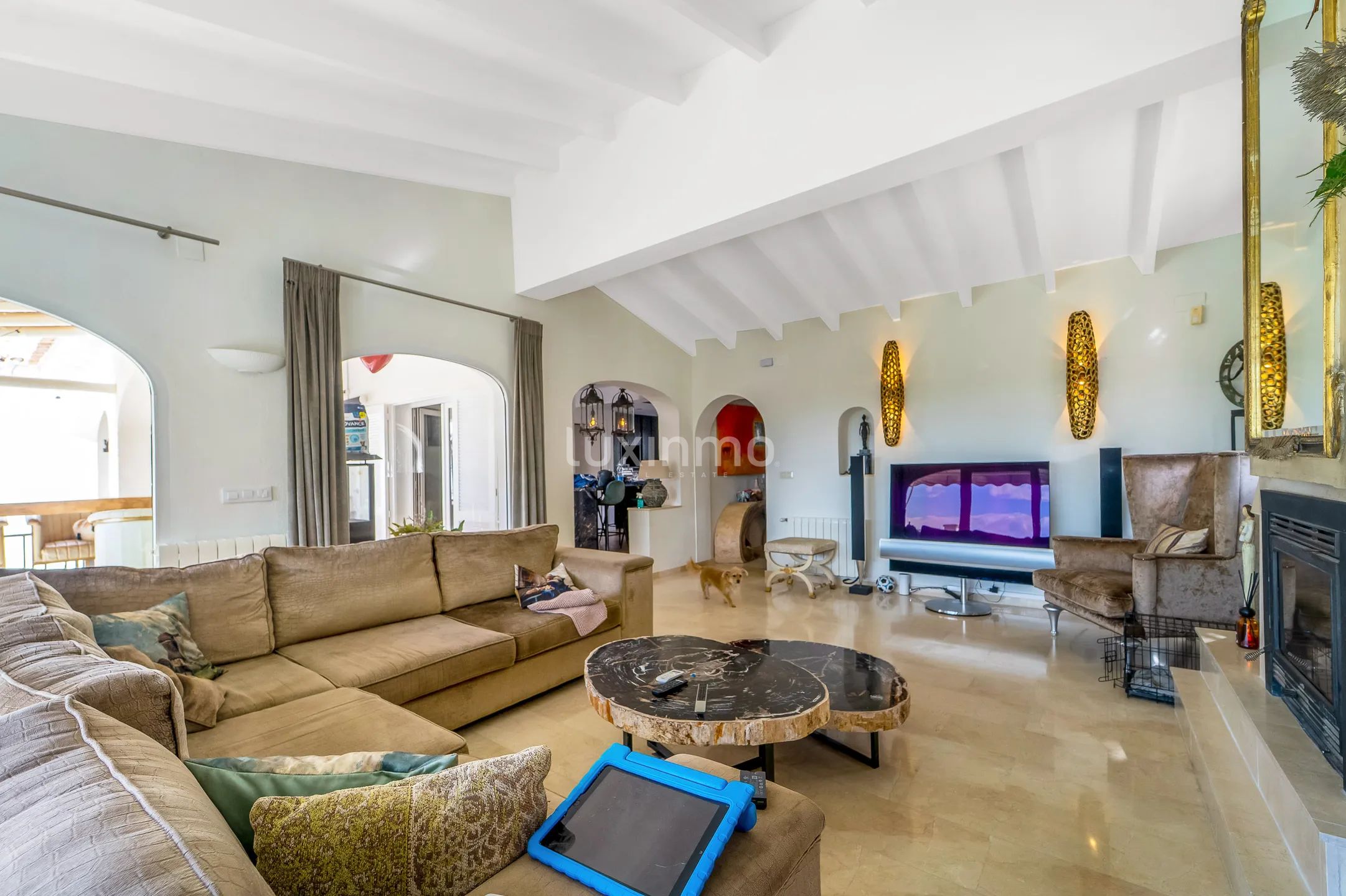 Stunning villa at walking distance from the sea and supermarkets with sea views — photo 3