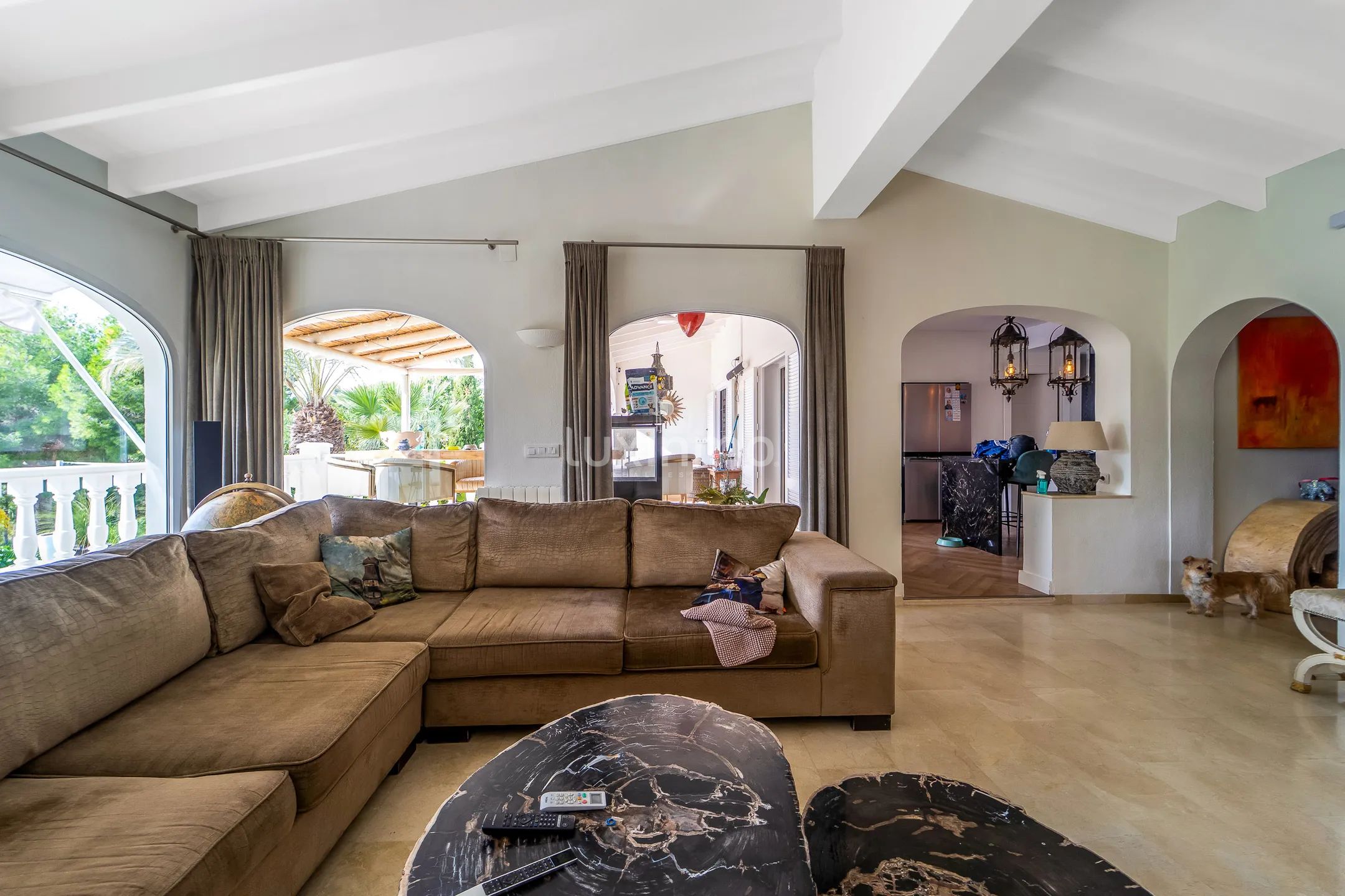 Stunning villa at walking distance from the sea and supermarkets with sea views — photo 4
