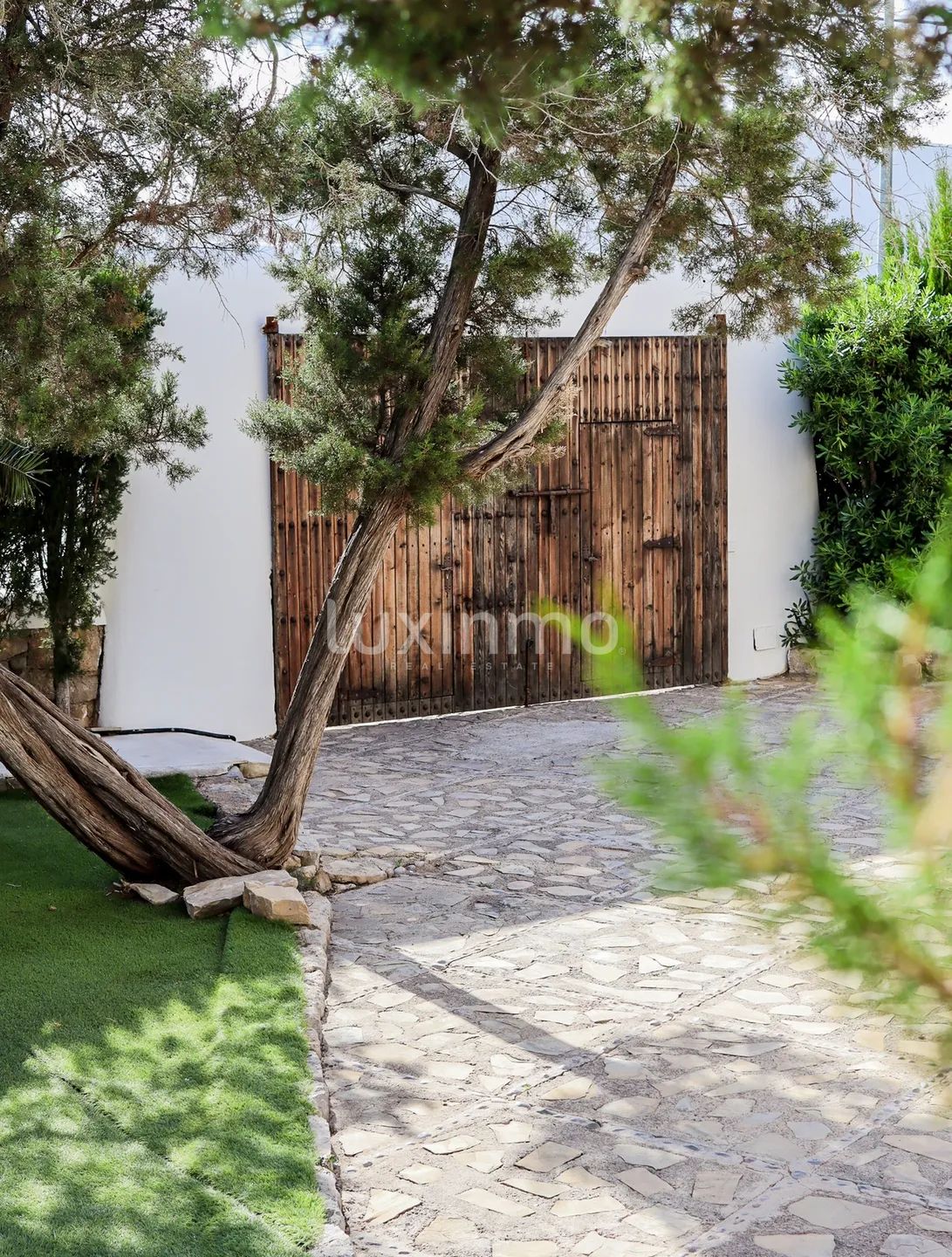 Fantastic Villa for Short-Term or Long-Term Rental in Ibiza - With Tourist Licence — photo 37