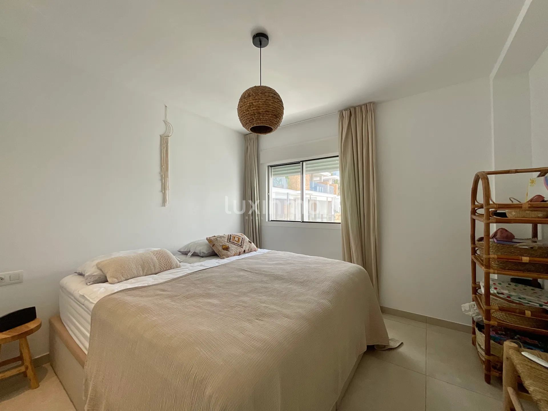 Modern Two-Bedroom Apartment with Sea View Terrace — photo 19