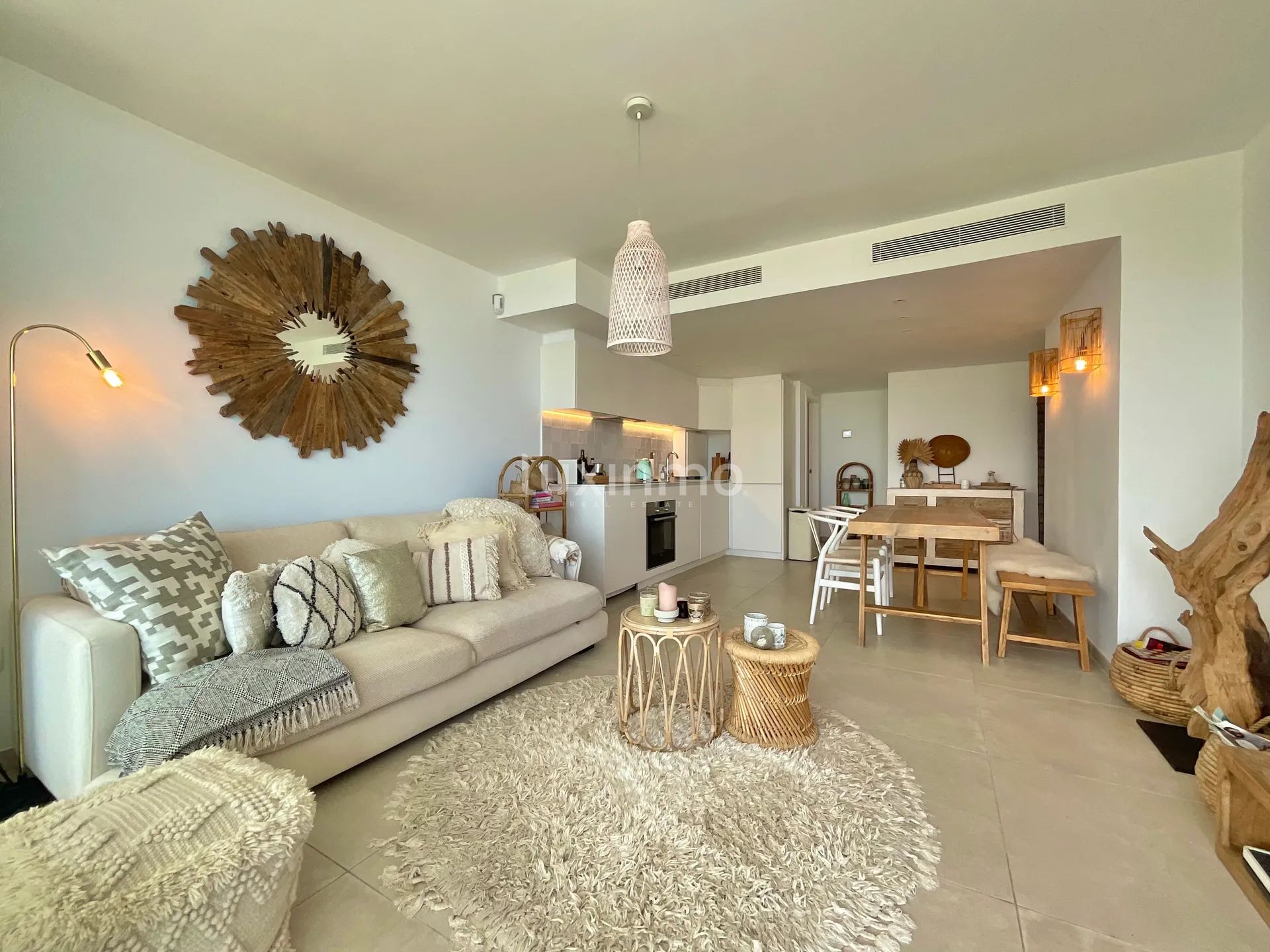 Modern Two-Bedroom Apartment with Sea View Terrace — photo 10