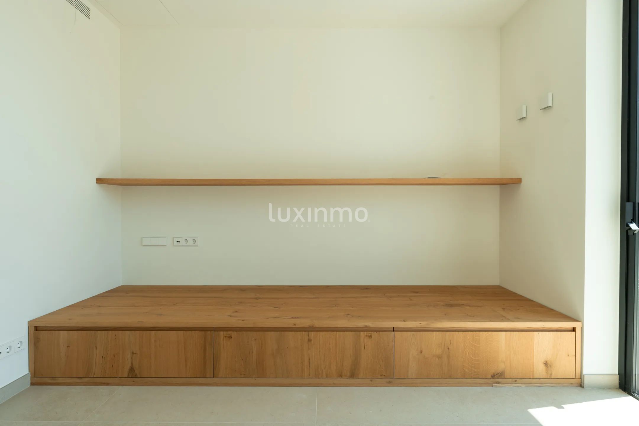 Stunning contemporary 6-Bedroom detached house in Cap Martinet — photo 53