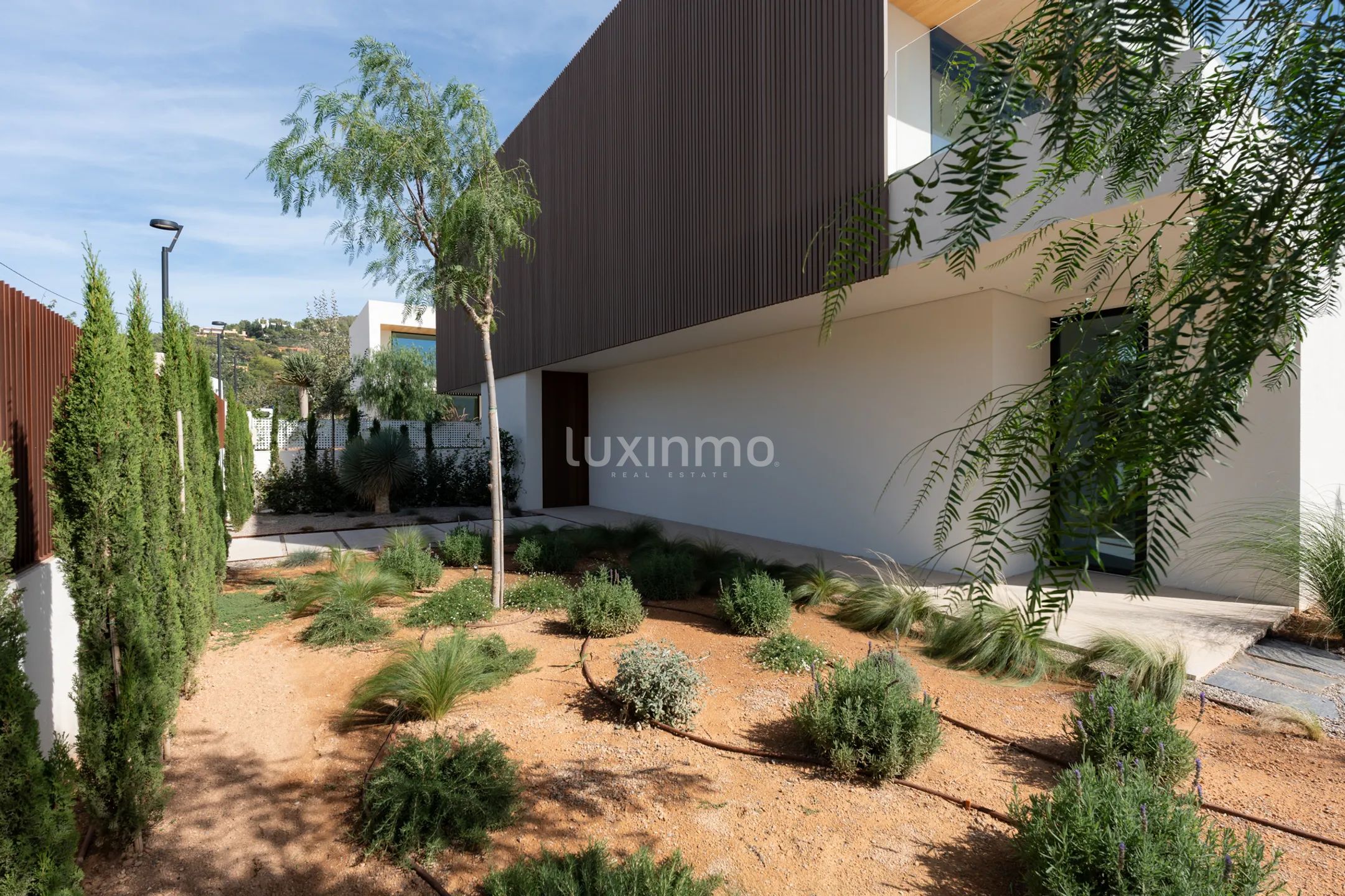 Stunning contemporary 6-Bedroom detached house in Cap Martinet — photo 40