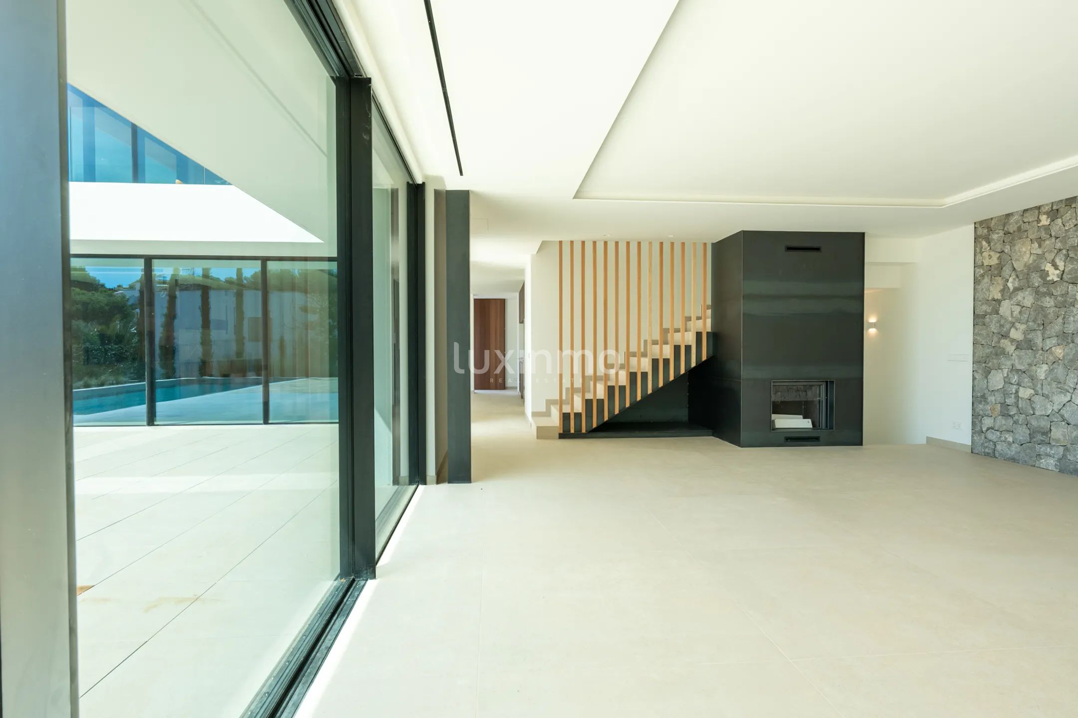 Stunning contemporary 6-Bedroom detached house in Cap Martinet — photo 8