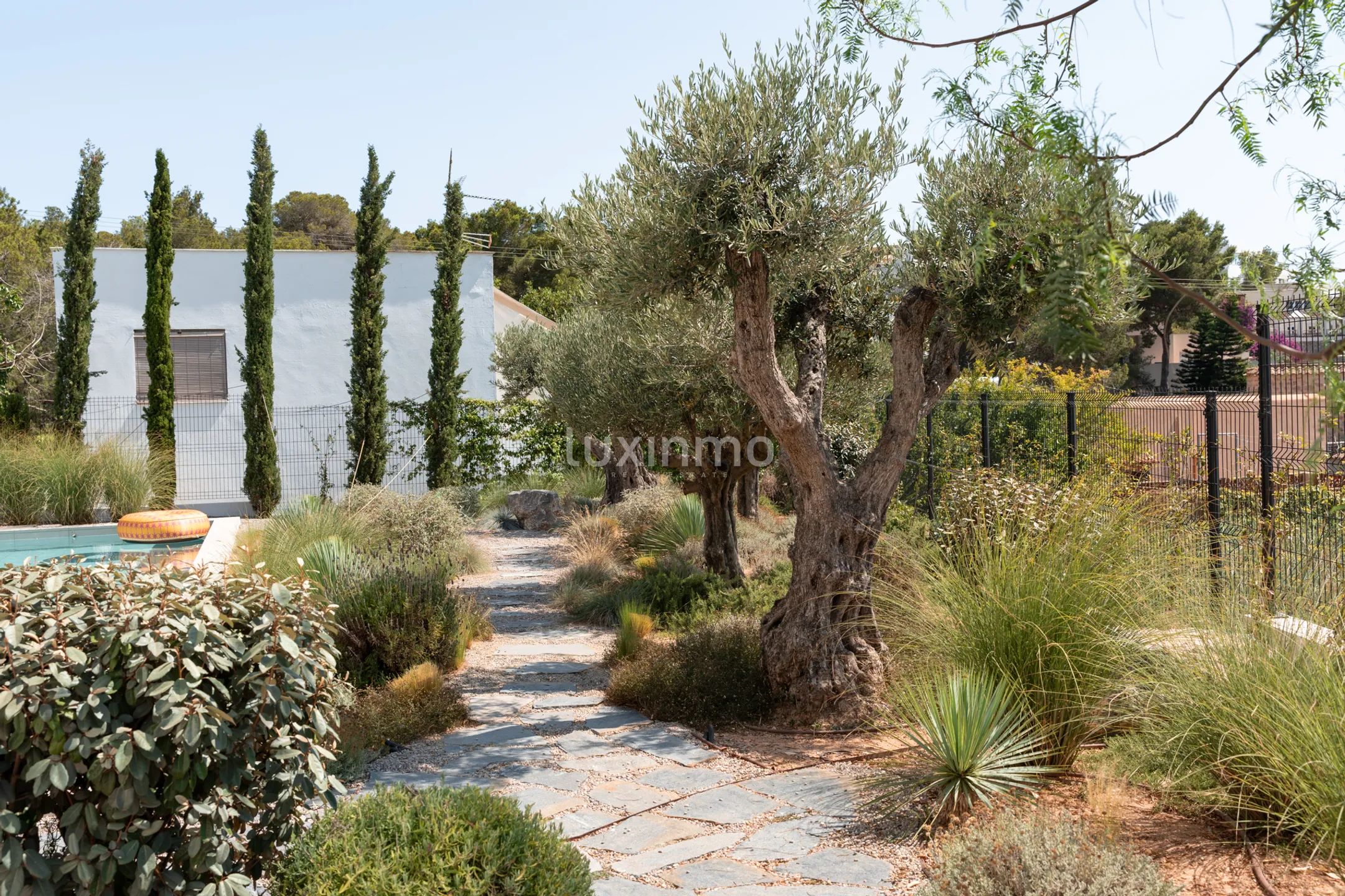 Superbe maison indépendante moderne de 6 chambres à Cap Martinet — photo 94