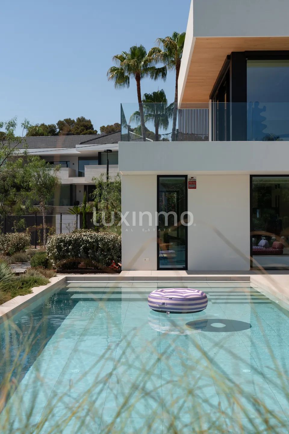 Stunning contemporary 6-Bedroom detached house in Cap Martinet — photo 87
