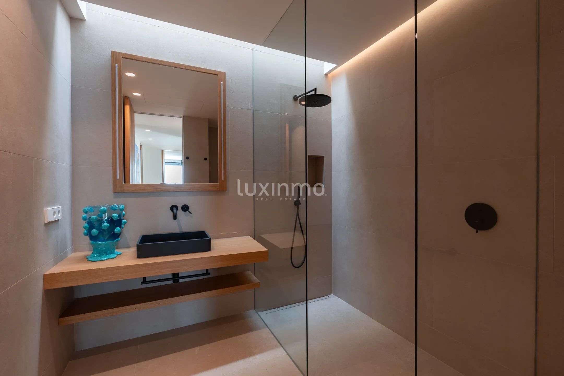 Stunning contemporary 6-Bedroom detached house in Cap Martinet — photo 67
