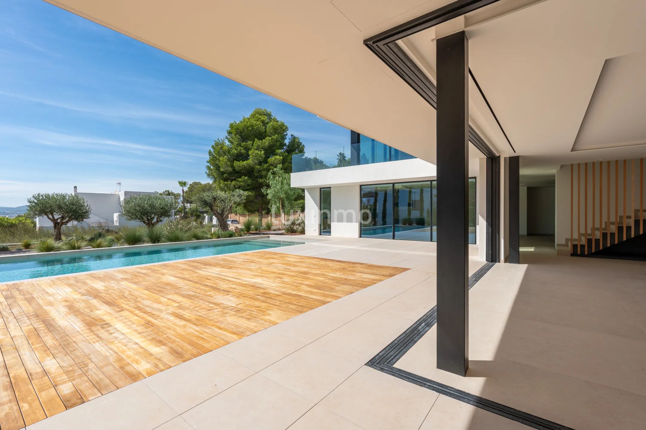 Stunning contemporary 6-Bedroom detached house in Cap Martinet — photo 32