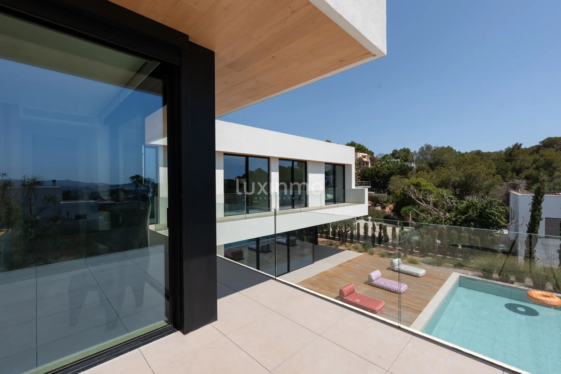 Stunning contemporary 6-Bedroom detached house in Cap Martinet — photo 79