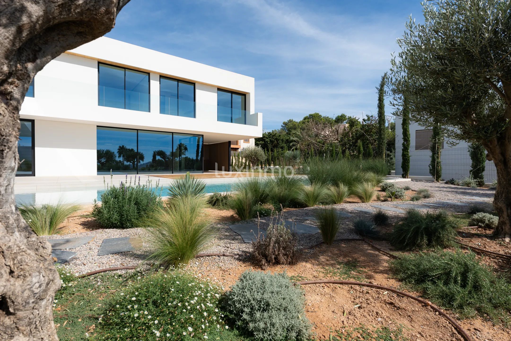 Stunning contemporary 6-Bedroom detached house in Cap Martinet — photo 38