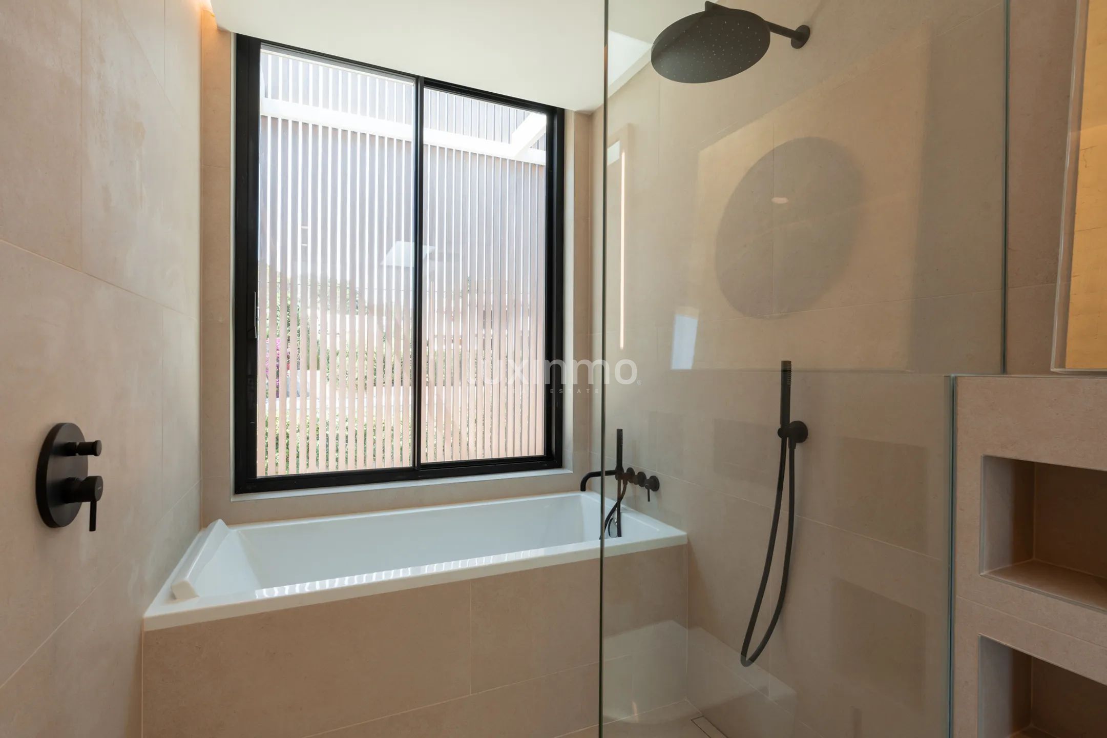 Stunning contemporary 6-Bedroom detached house in Cap Martinet — photo 66