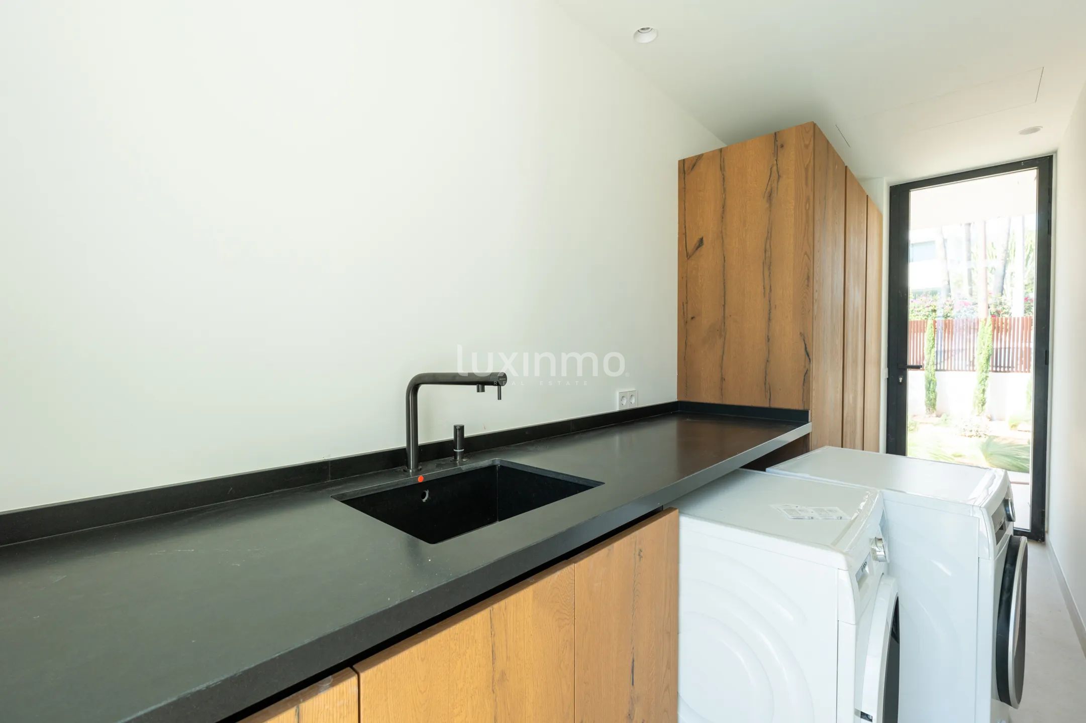 Stunning contemporary 6-Bedroom detached house in Cap Martinet — photo 31