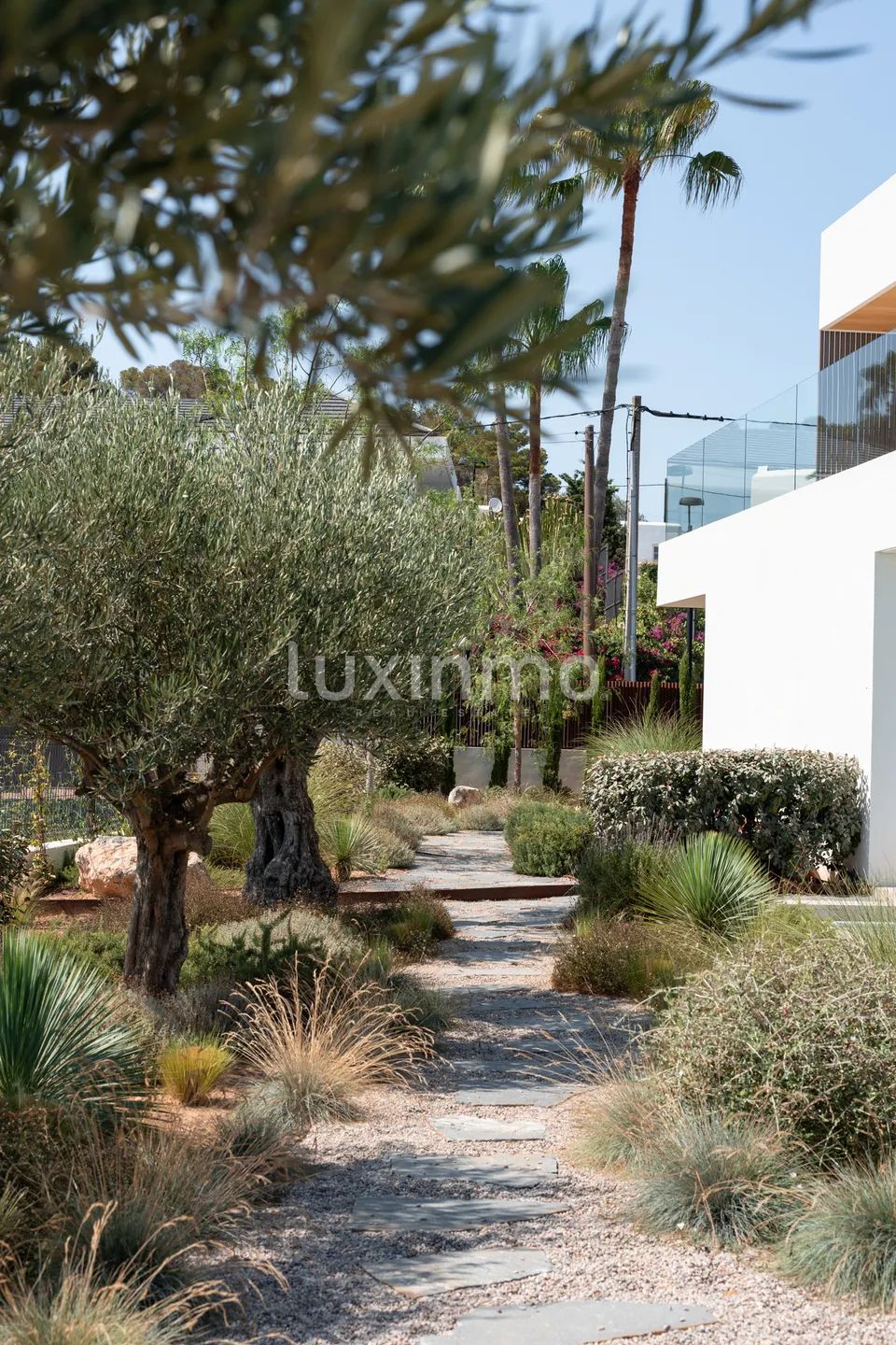Stunning contemporary 6-Bedroom detached house in Cap Martinet — photo 92
