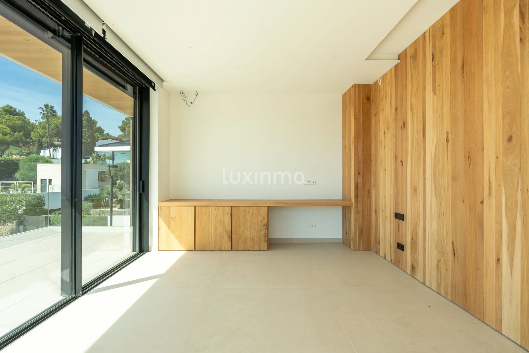 Stunning contemporary 6-Bedroom detached house in Cap Martinet — photo 17