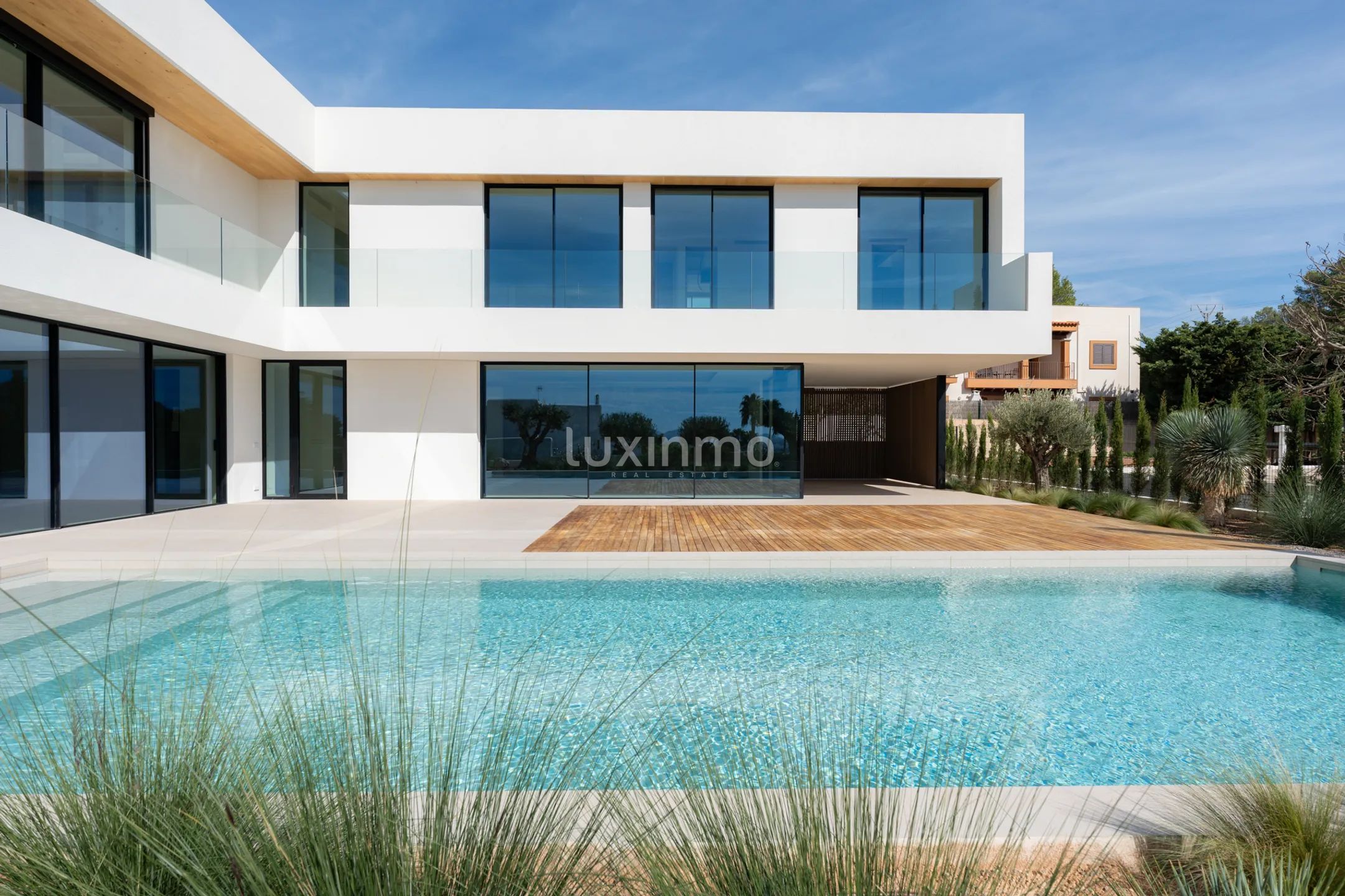 Stunning contemporary 6-Bedroom detached house in Cap Martinet — photo 42