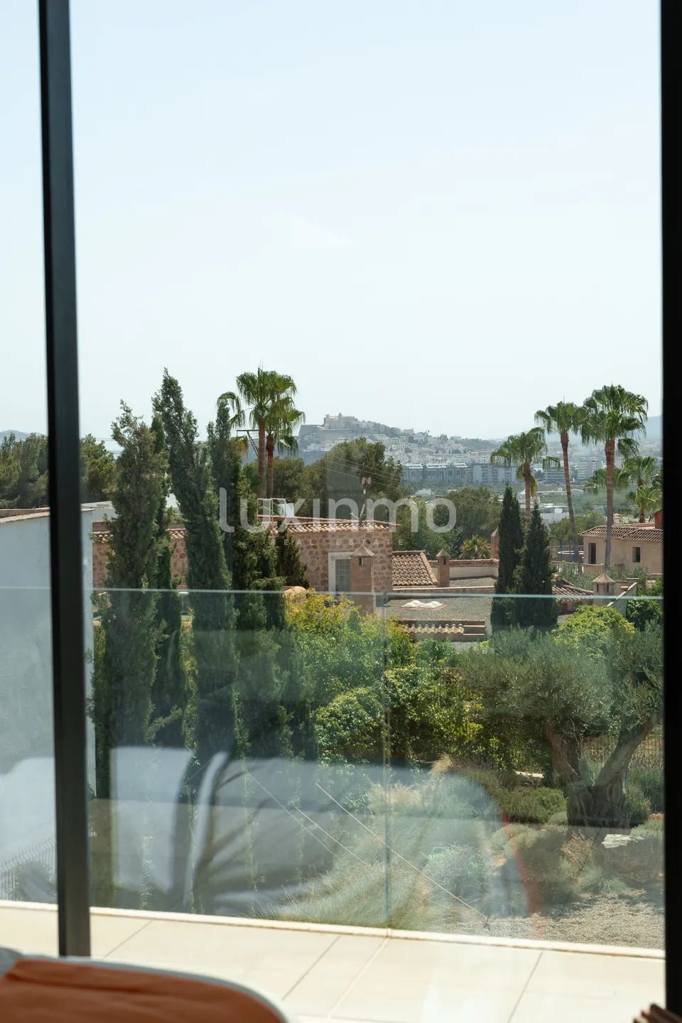 Stunning contemporary 6-Bedroom detached house in Cap Martinet — photo 81