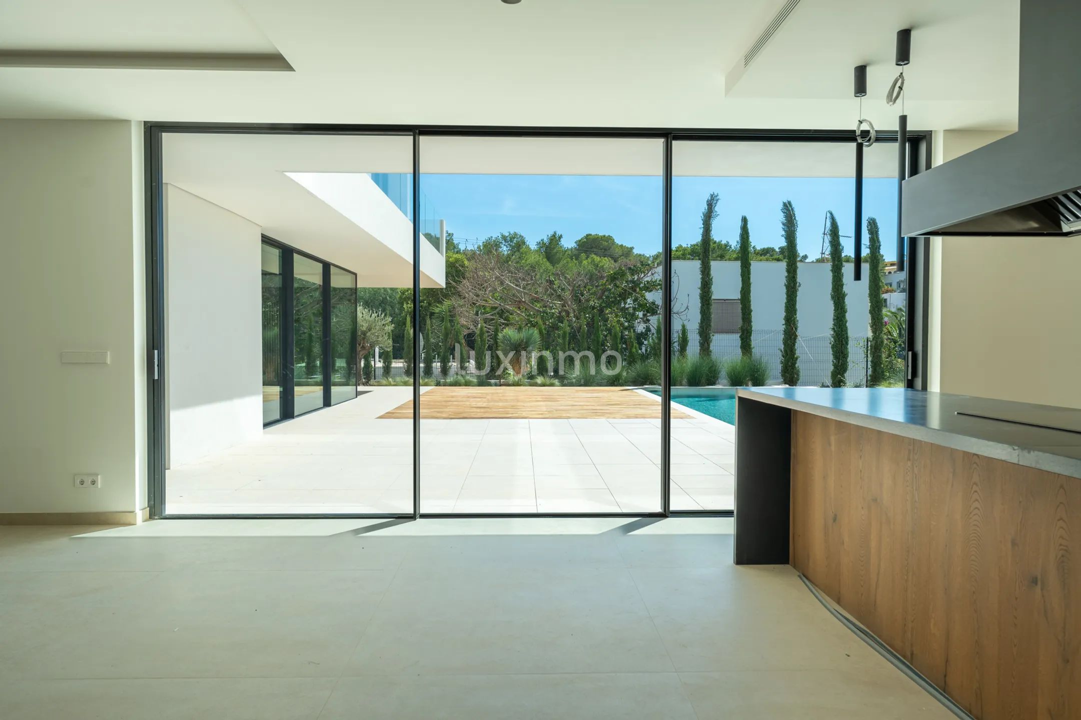 Stunning contemporary 6-Bedroom detached house in Cap Martinet — photo 12