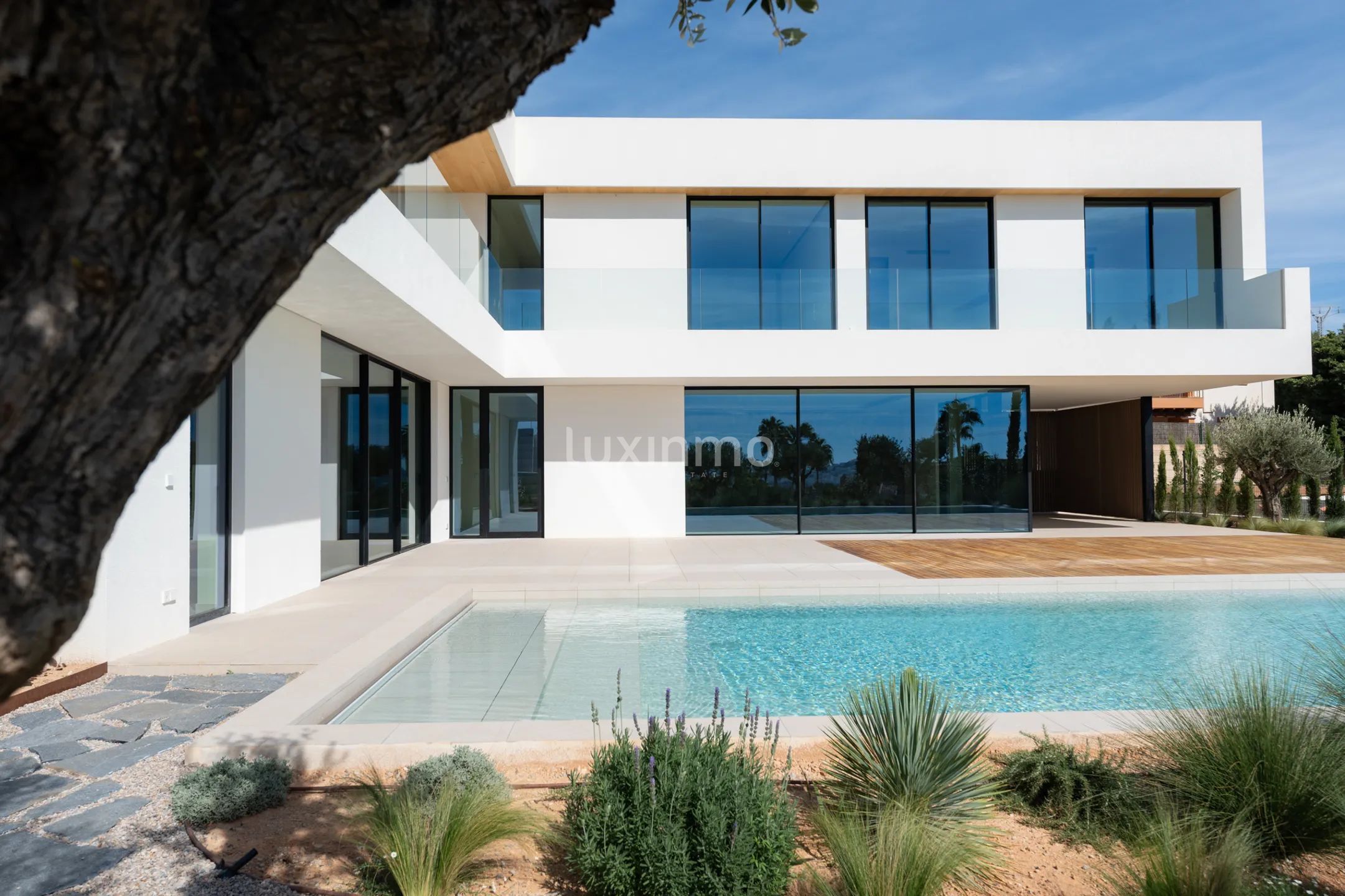 Stunning contemporary 6-Bedroom detached house in Cap Martinet — photo 36