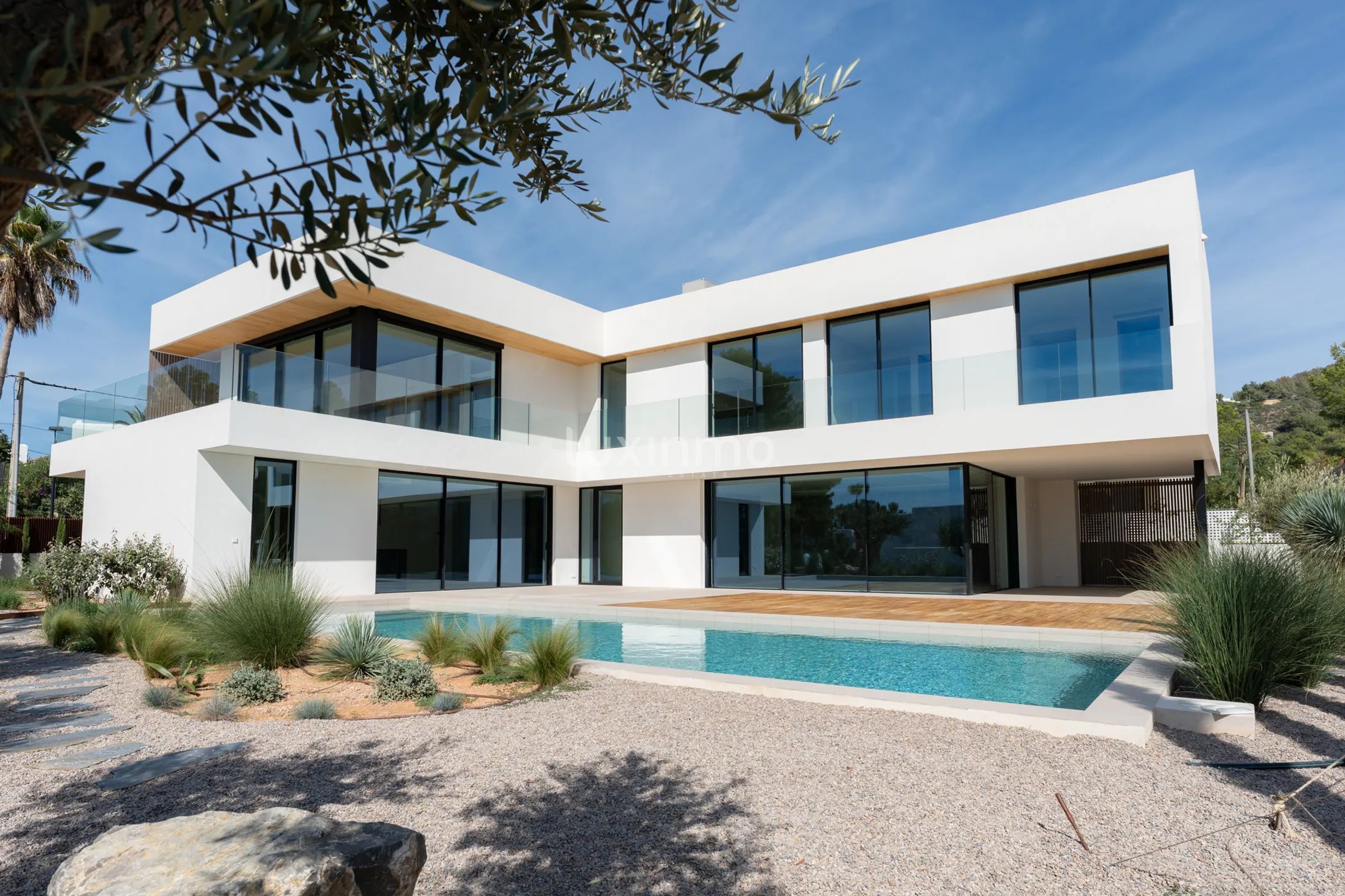 Stunning contemporary 6-Bedroom detached house in Cap Martinet — photo 37