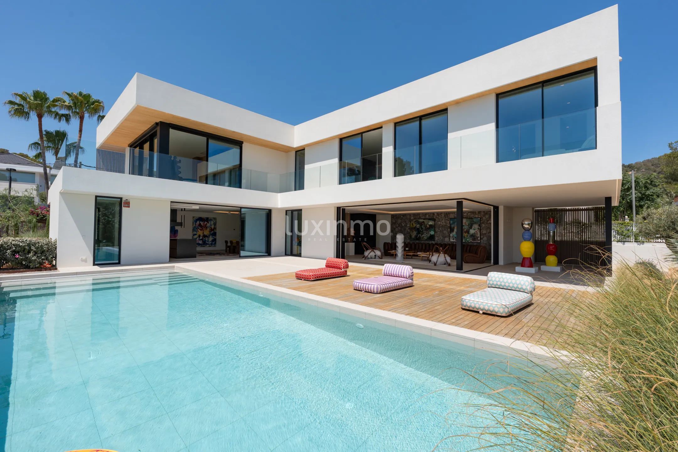 Stunning contemporary 6-Bedroom detached house in Cap Martinet — photo 1