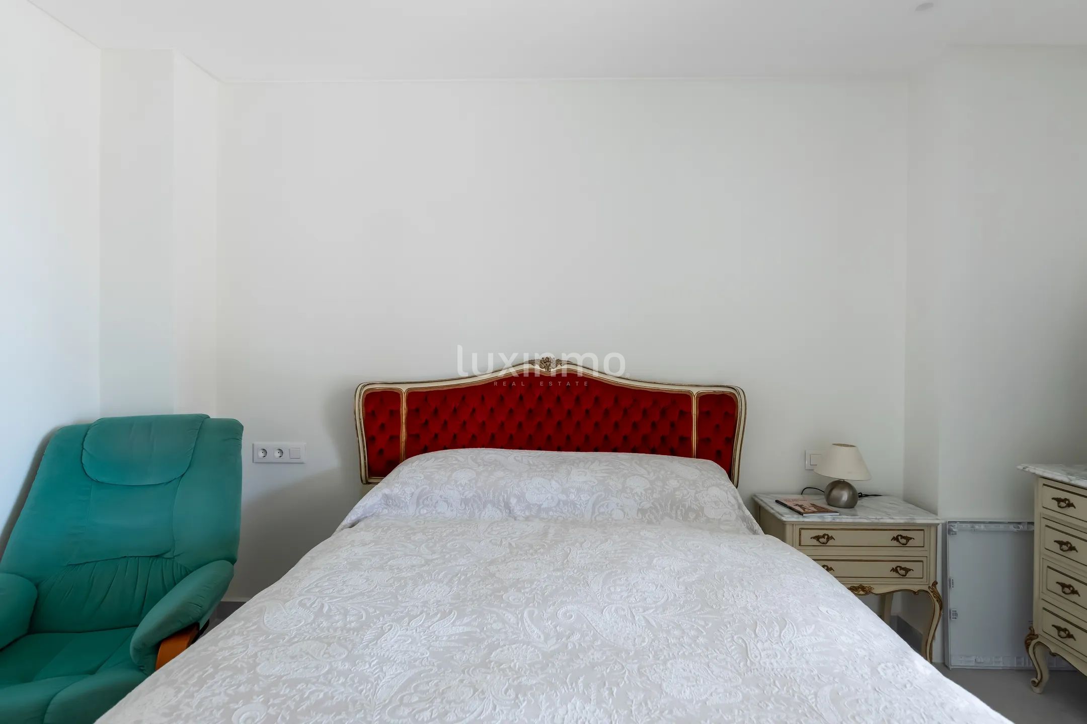 Atemberaubende komplett renovierte Wohnung mit Meerblick in Benidorm — photo 17