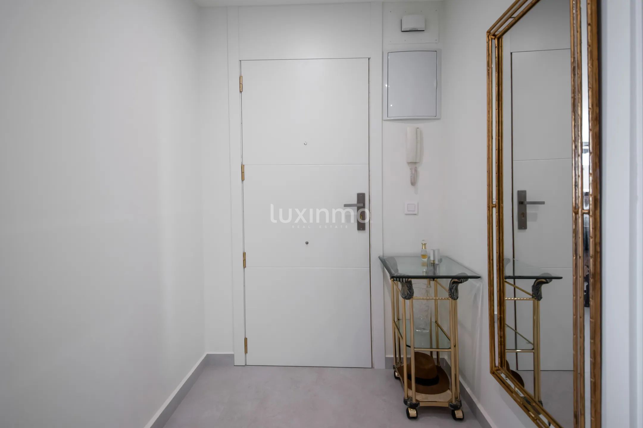 Atemberaubende komplett renovierte Wohnung mit Meerblick in Benidorm — photo 8