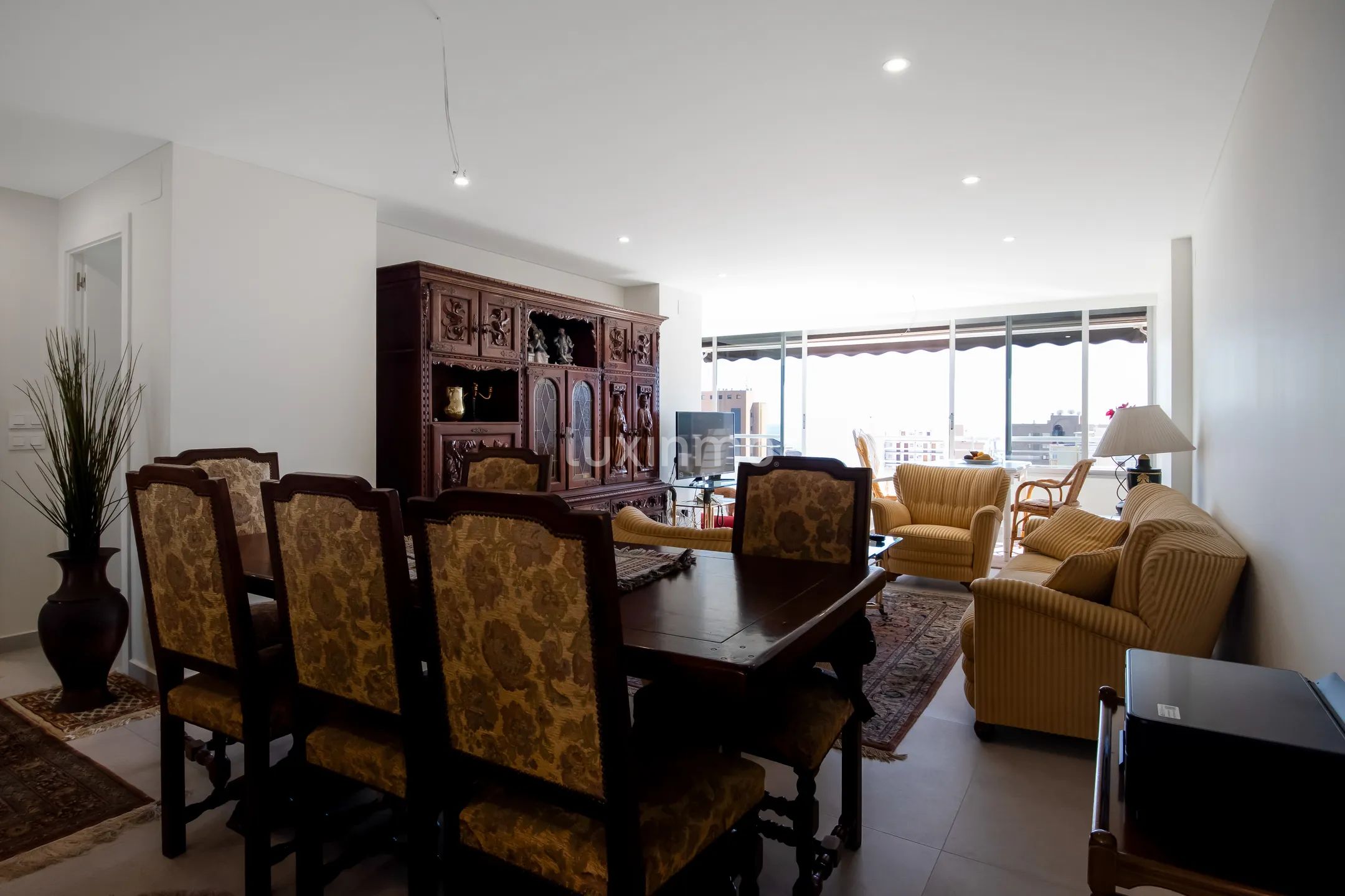 Atemberaubende komplett renovierte Wohnung mit Meerblick in Benidorm — photo 12