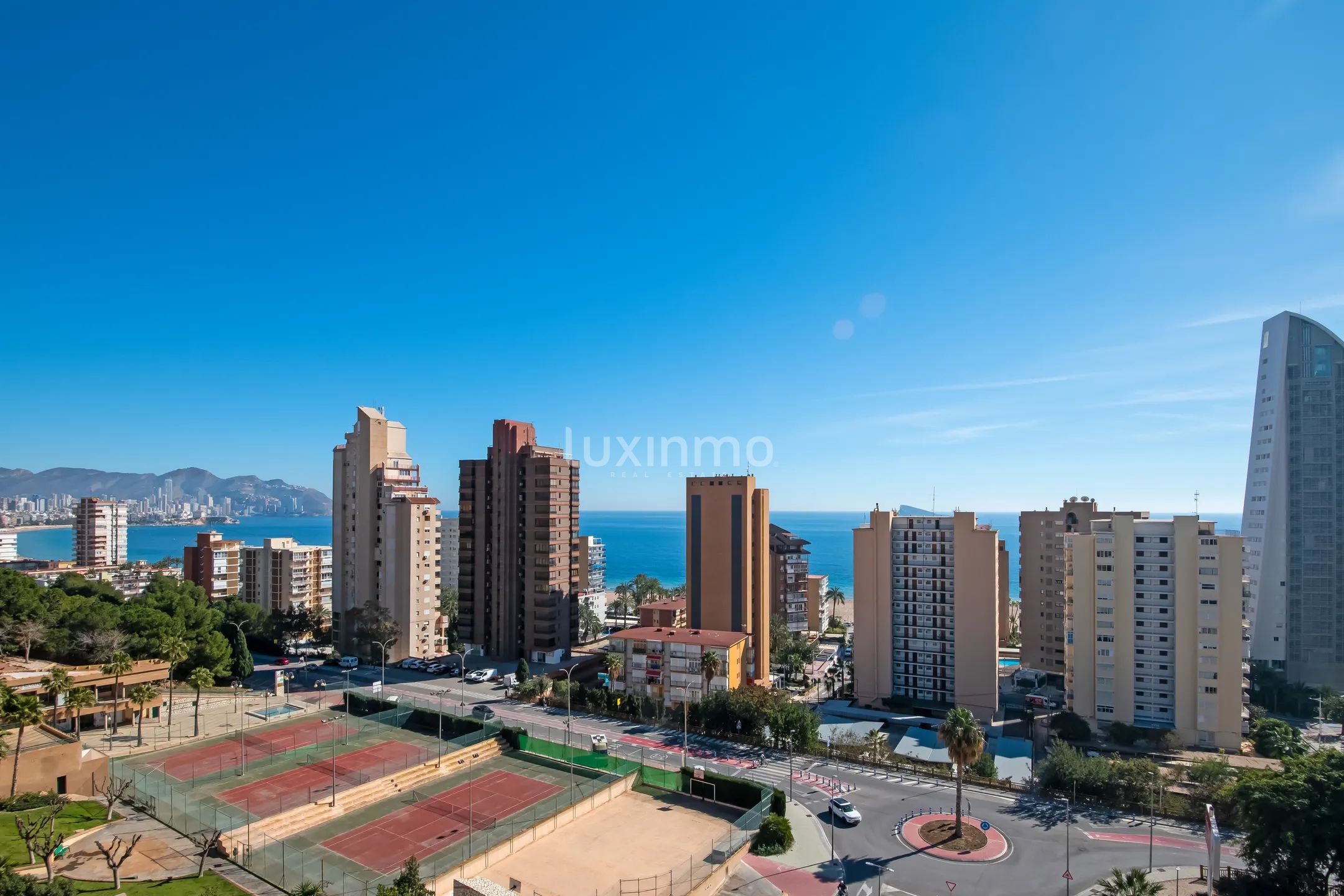 Stunning fully renovated Flat with Sea Views in Benidorm — photo 4