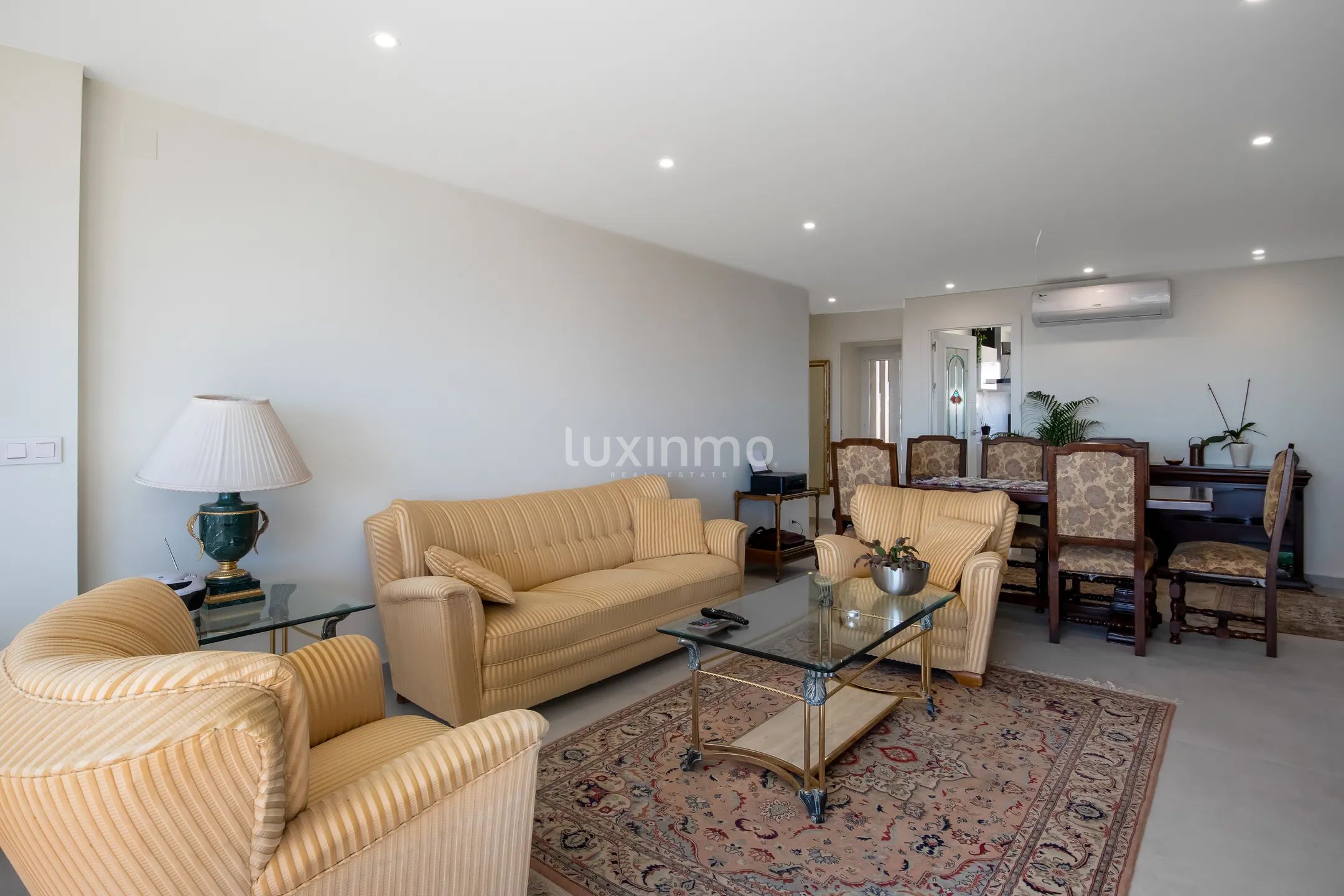 Atemberaubende komplett renovierte Wohnung mit Meerblick in Benidorm — photo 13