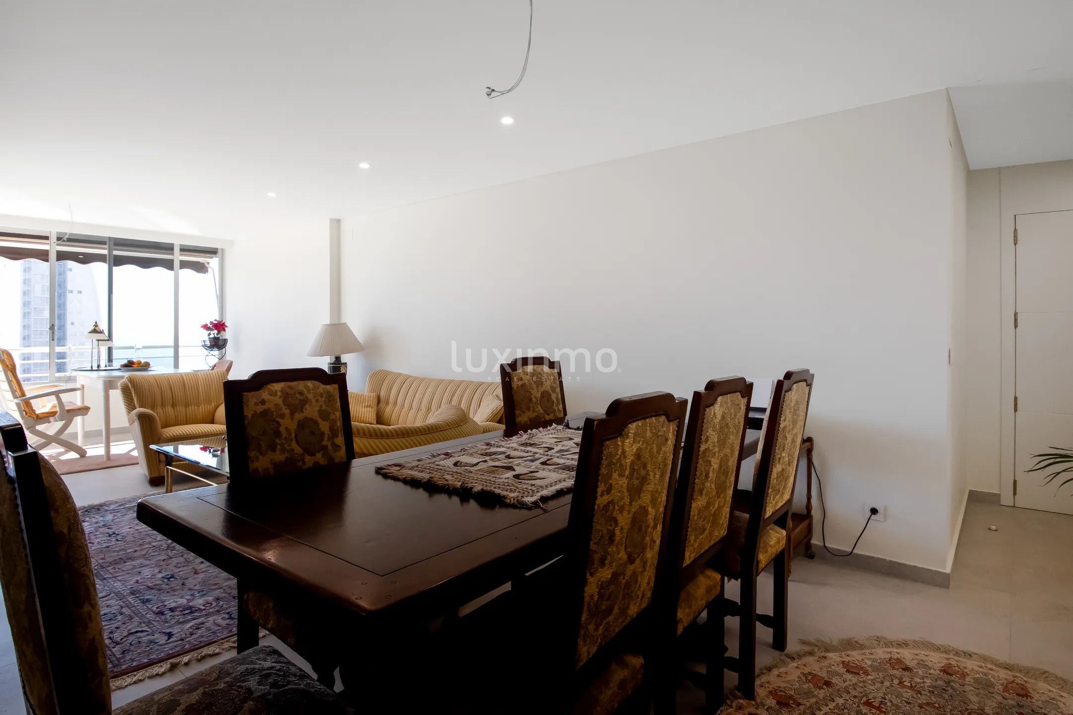 Atemberaubende komplett renovierte Wohnung mit Meerblick in Benidorm — photo 15