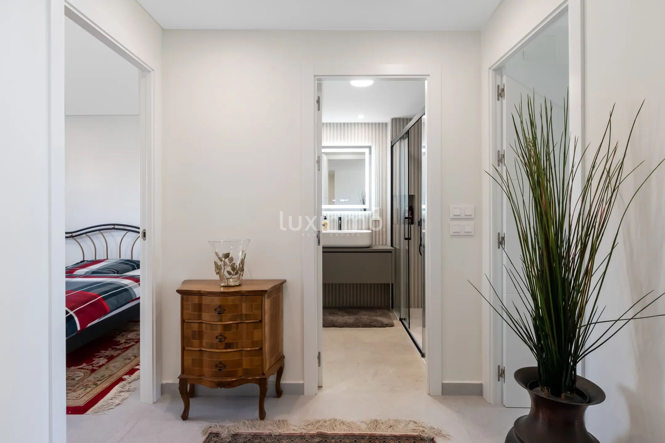 Atemberaubende komplett renovierte Wohnung mit Meerblick in Benidorm — photo 16