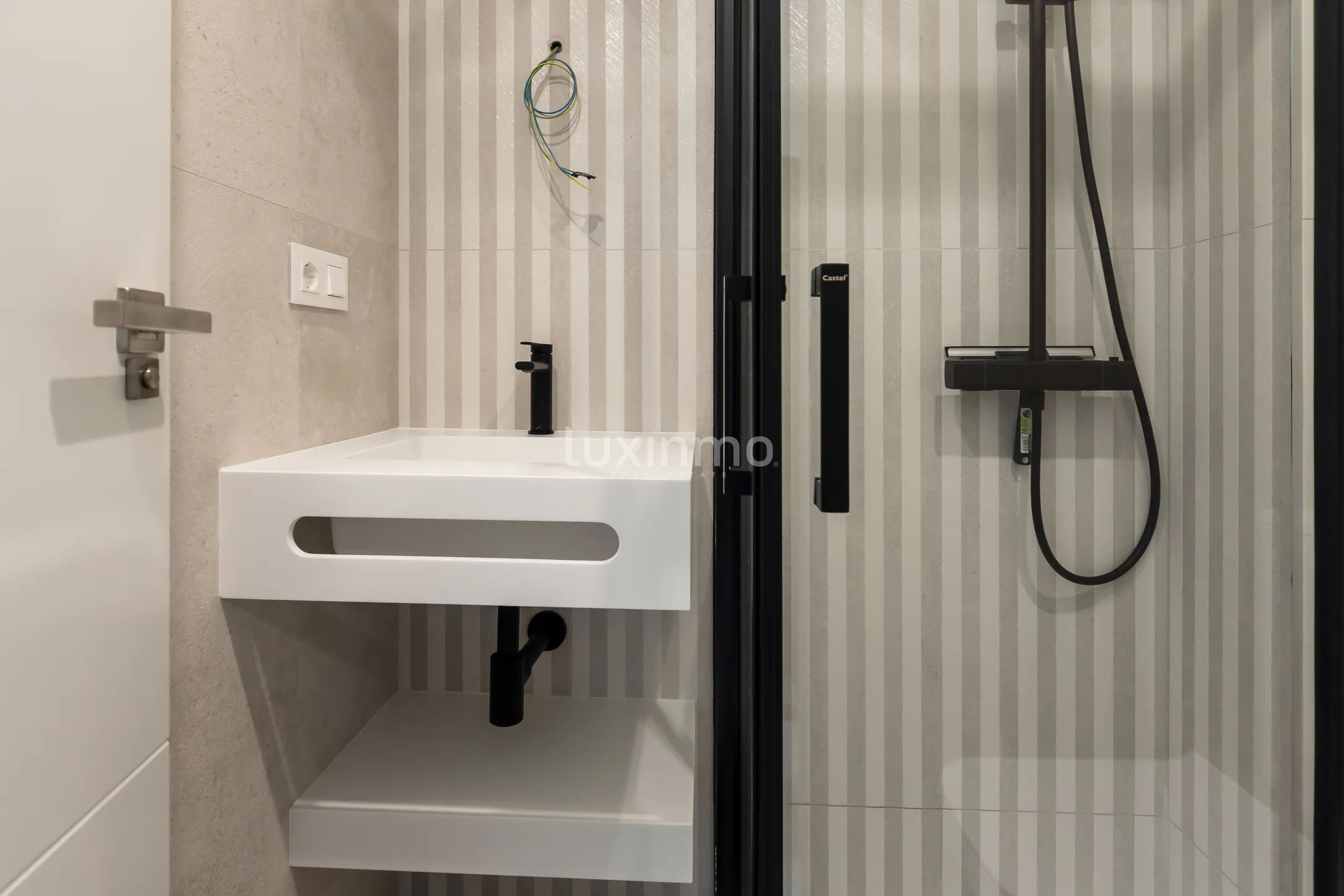 Atemberaubende komplett renovierte Wohnung mit Meerblick in Benidorm — photo 19