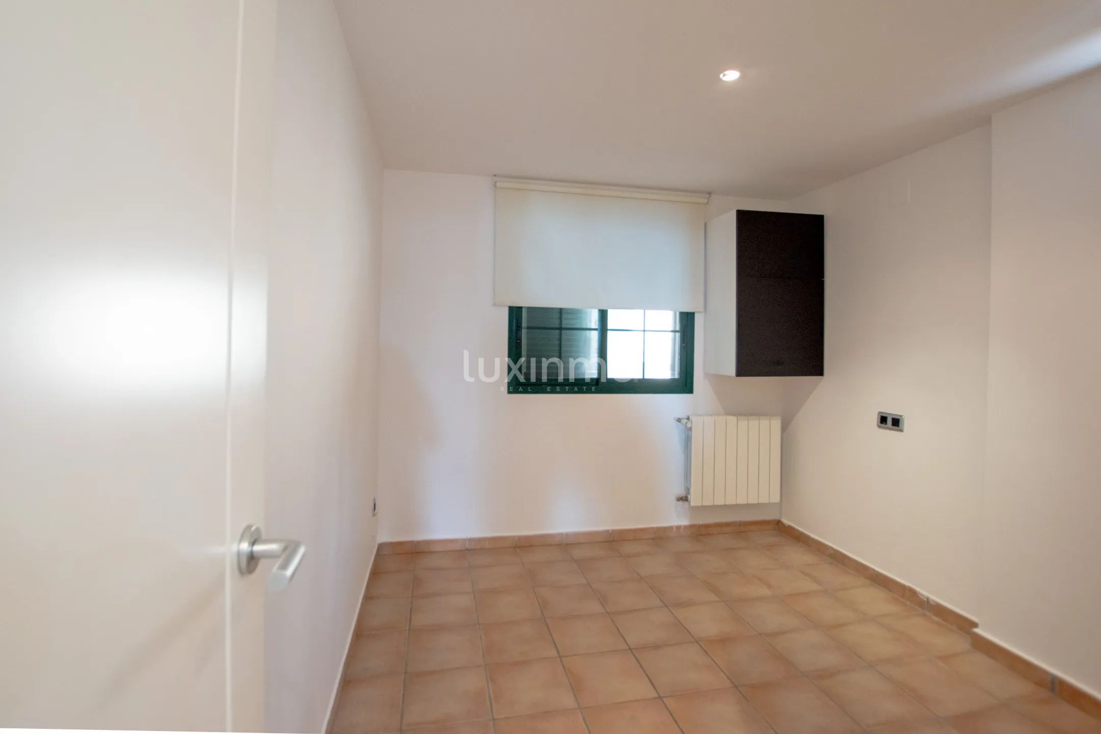 Appartement met zeezicht te huur in Mascarat — photo 12