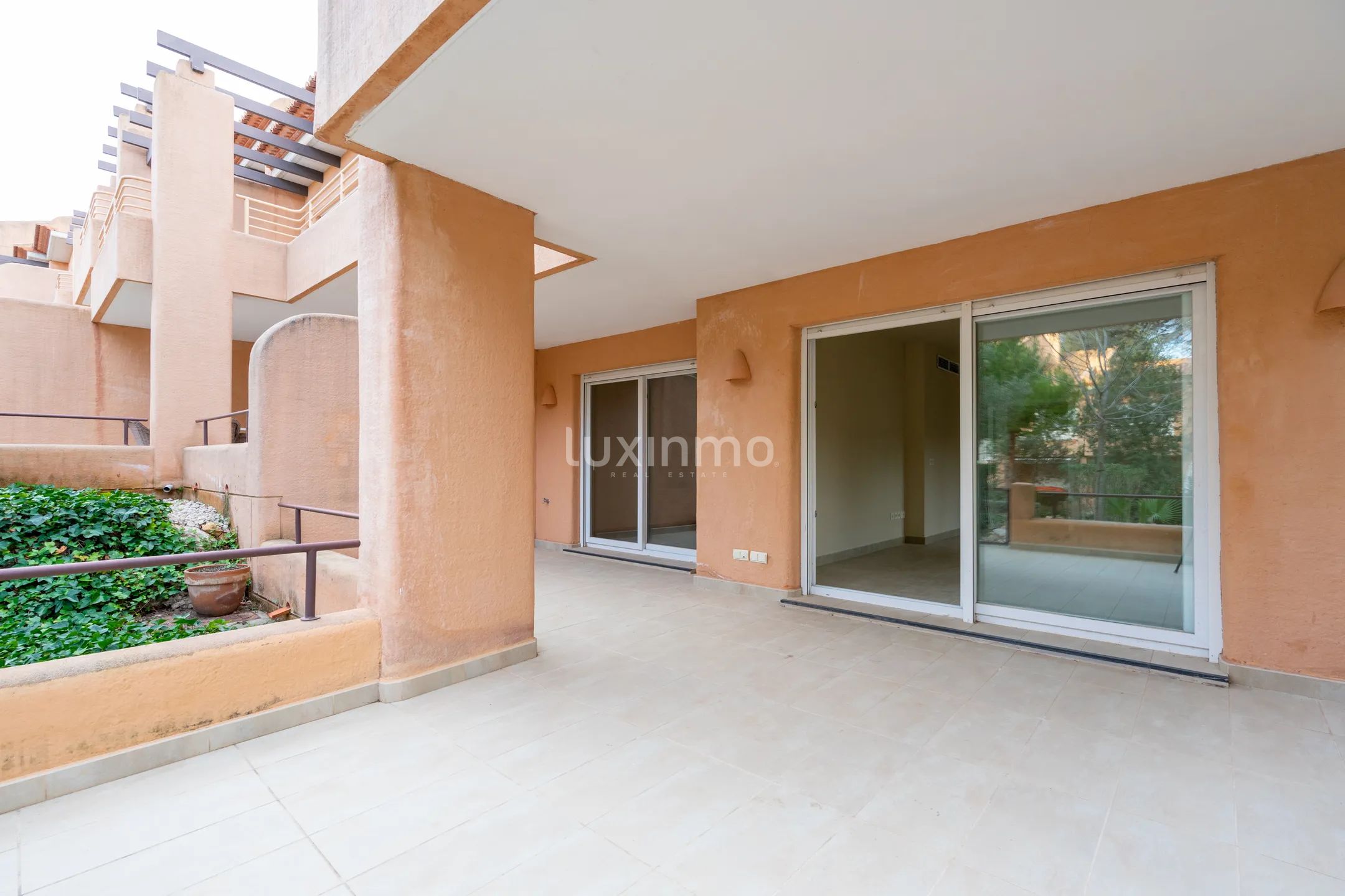 Uroczy śródziemnomorski dom na parterze z 2 sypialniami w Moraira — photo 1