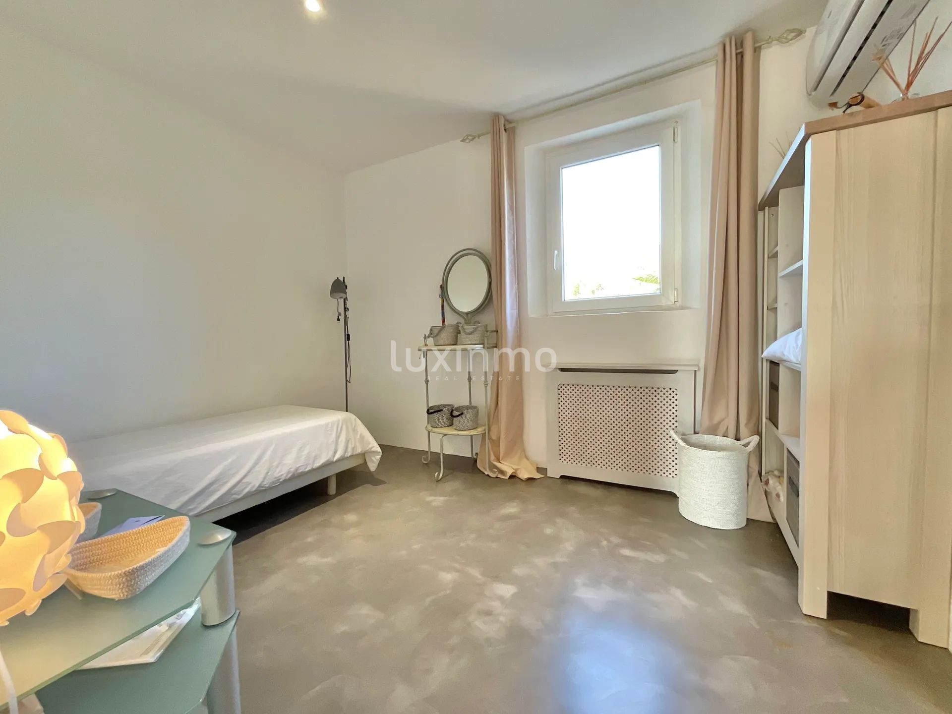 Beautiful 4 bedroom villa ideally located in the South of Ibiza — photo 18