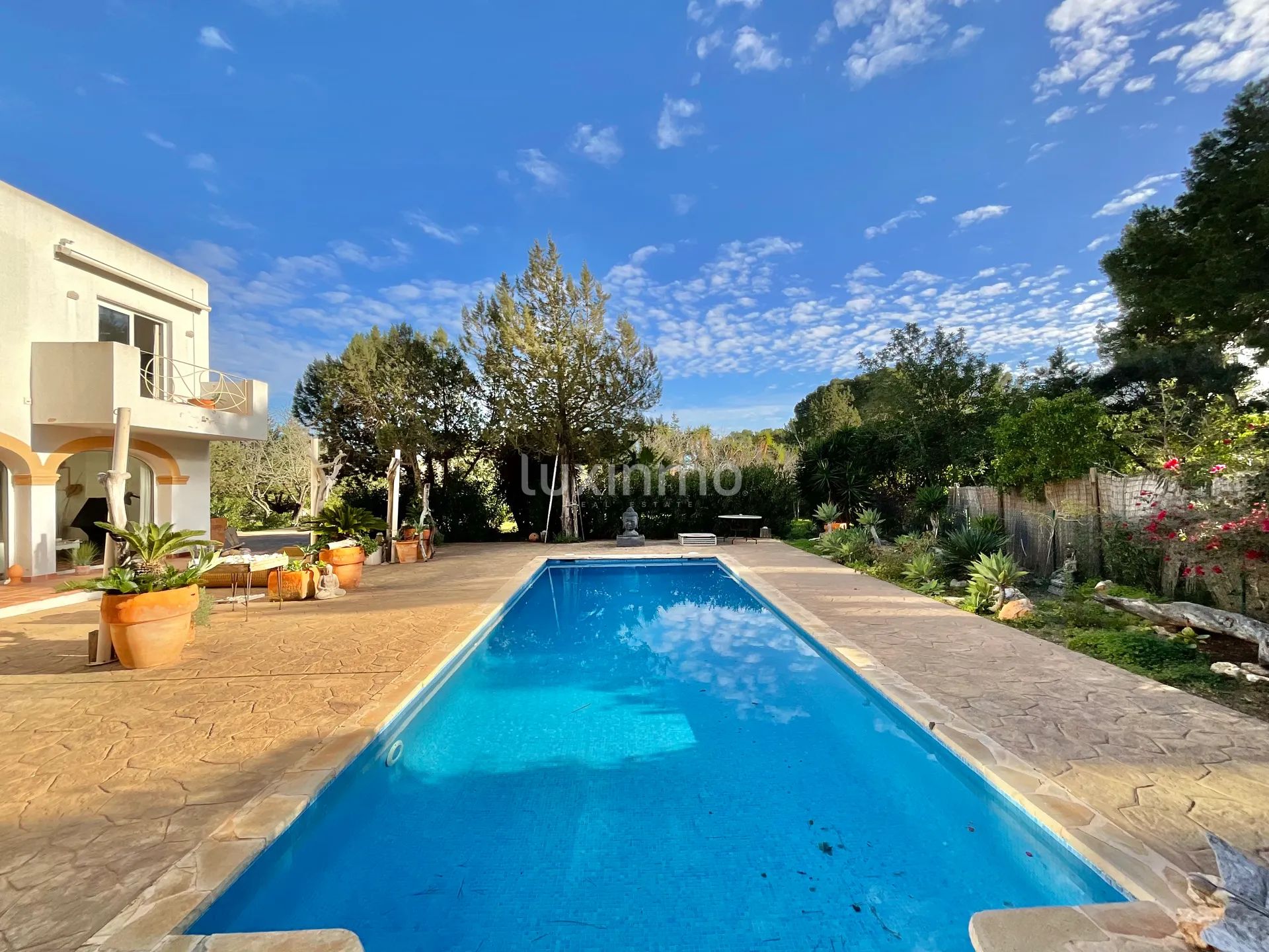 Beautiful 4 bedroom villa ideally located in the South of Ibiza — photo 3